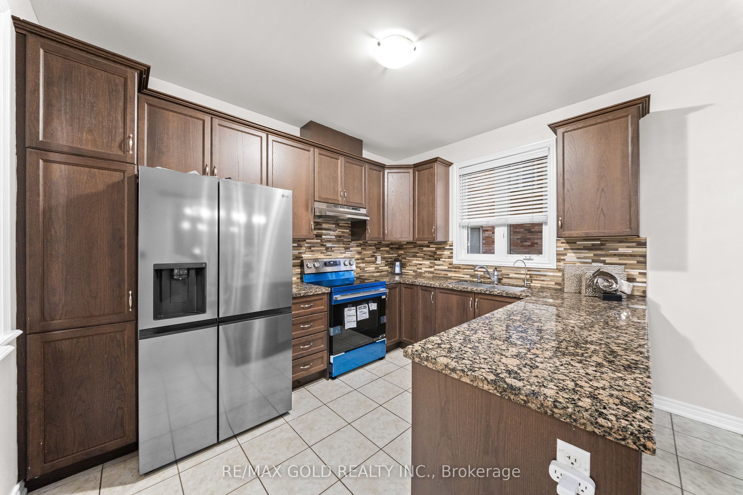 23 Wellpark Way Property Photo 7