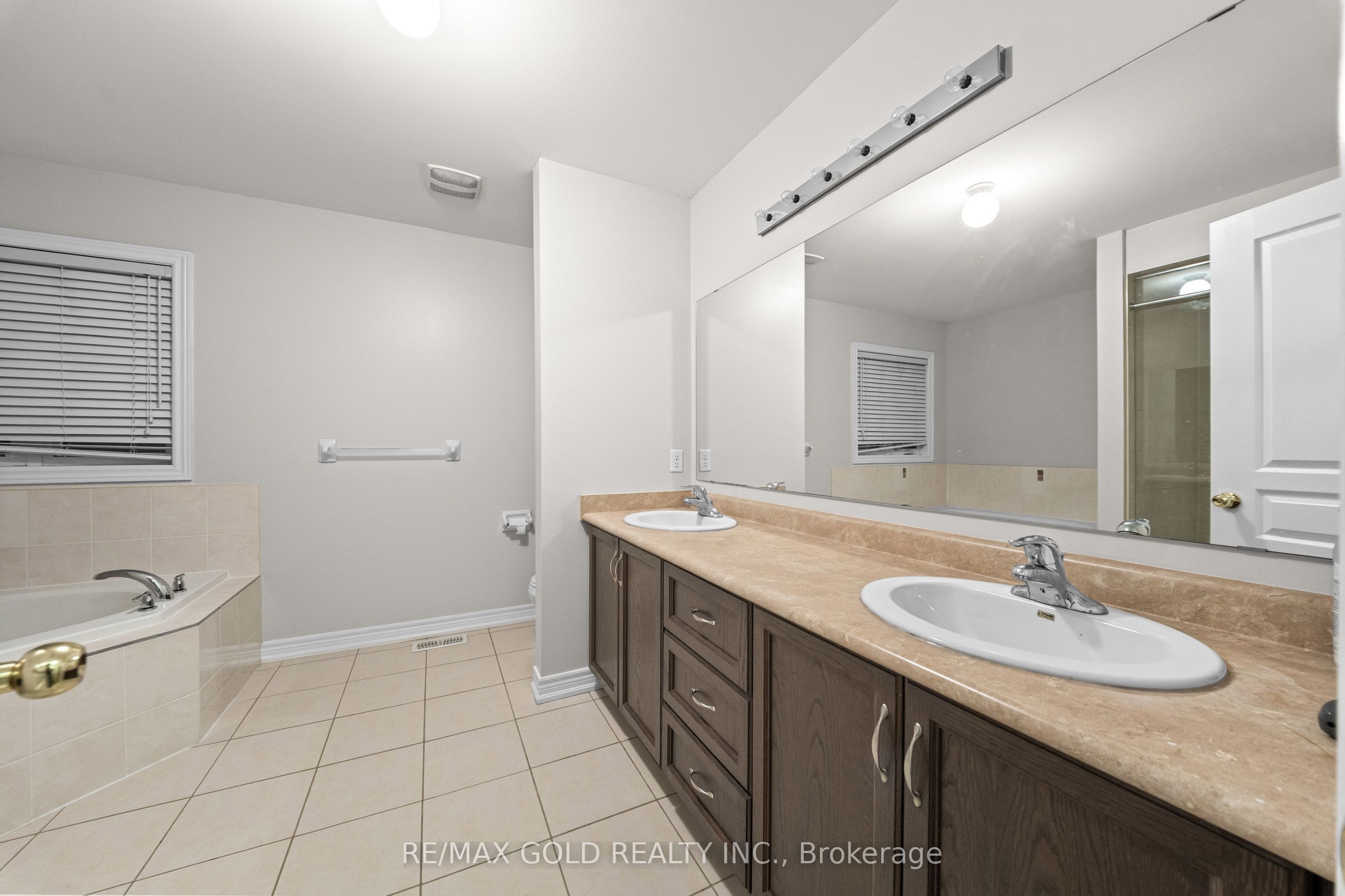 23 Wellpark Way Property Photo 17