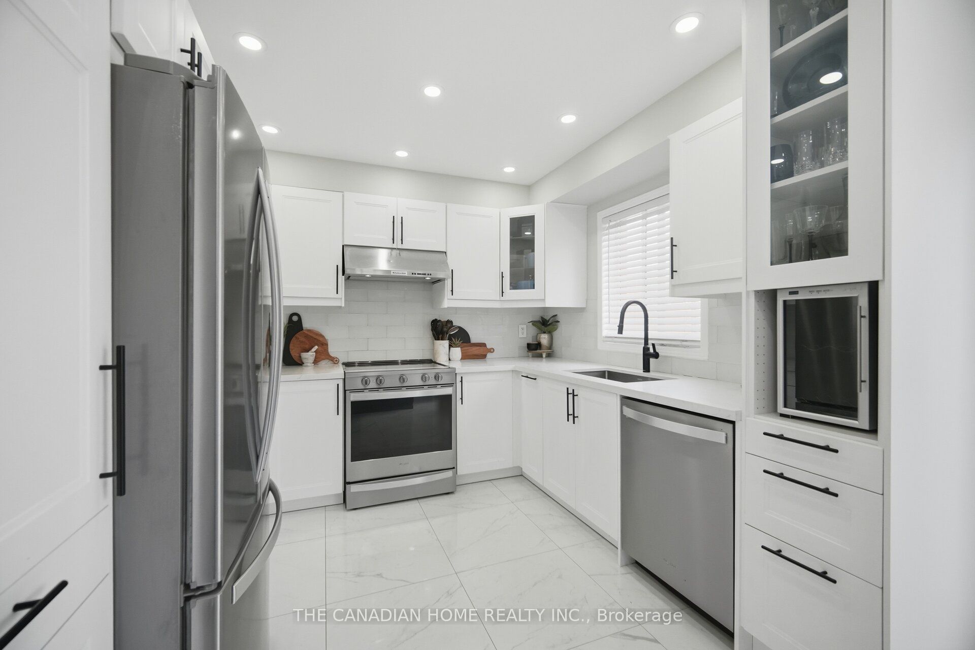 8 Vauxhall Crescent Property Photo 14