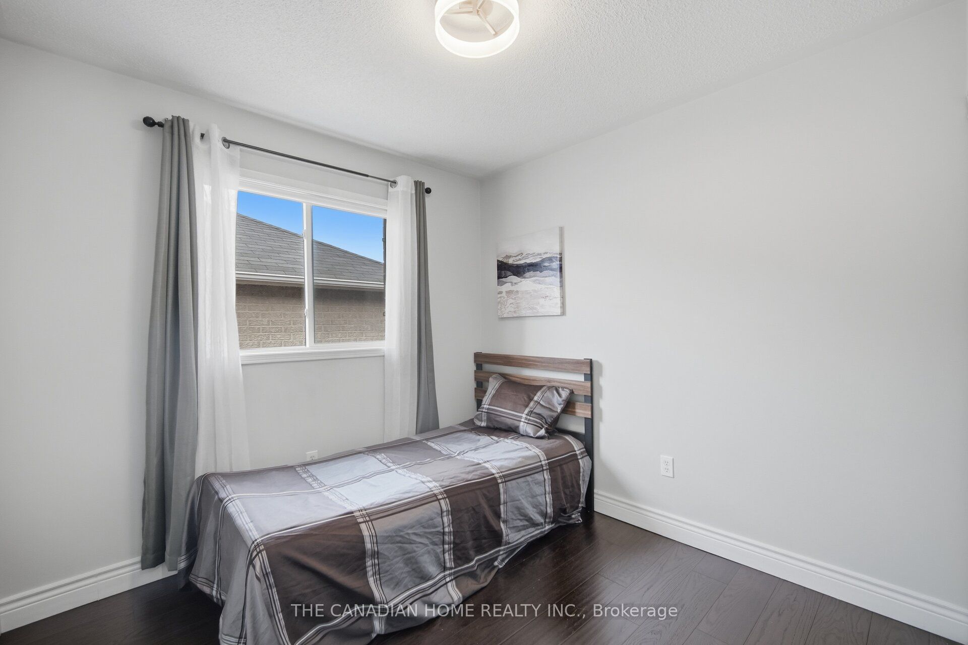 8 Vauxhall Crescent Property Photo 30
