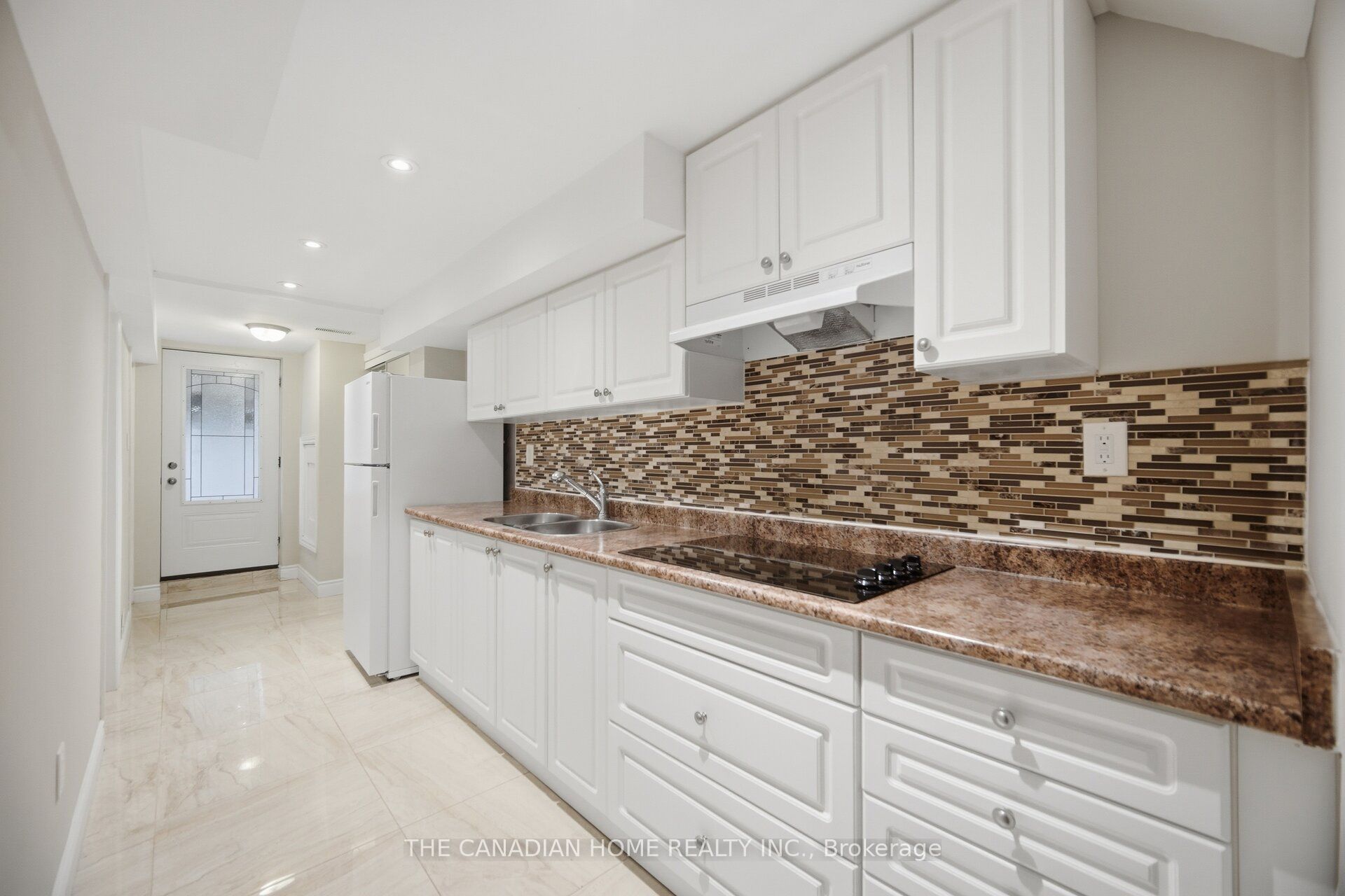 8 Vauxhall Crescent Property Photo 37