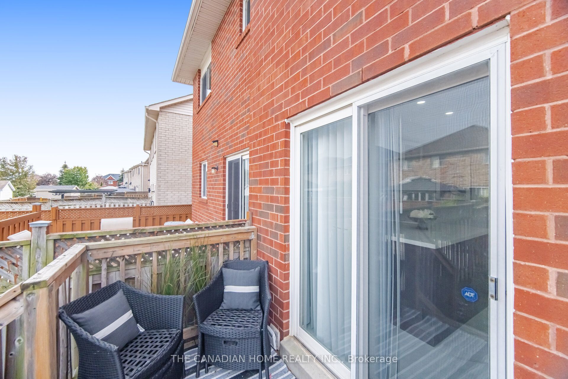 8 Vauxhall Crescent Property Photo 45