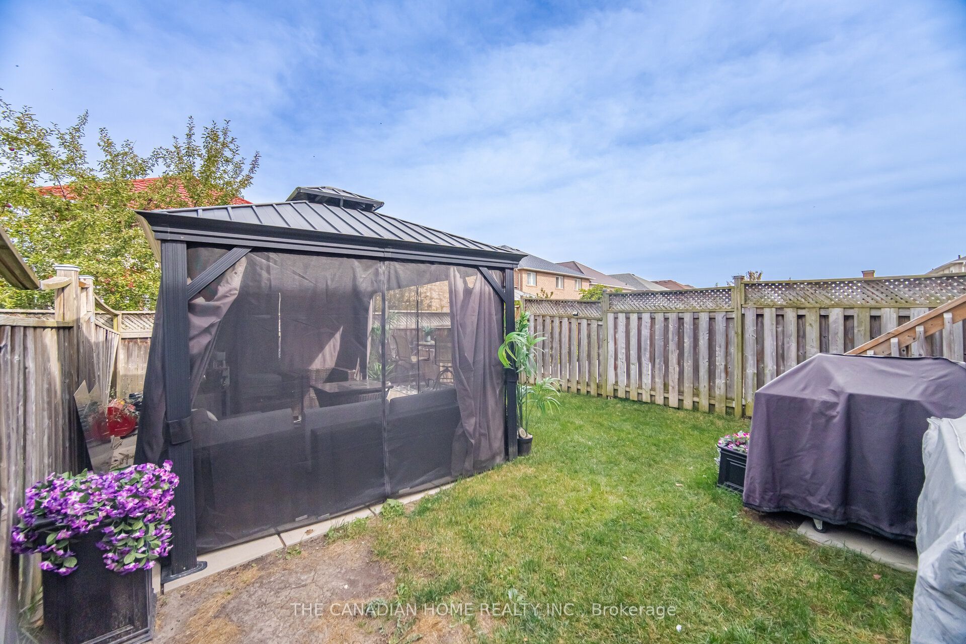 8 Vauxhall Crescent Property Photo 47