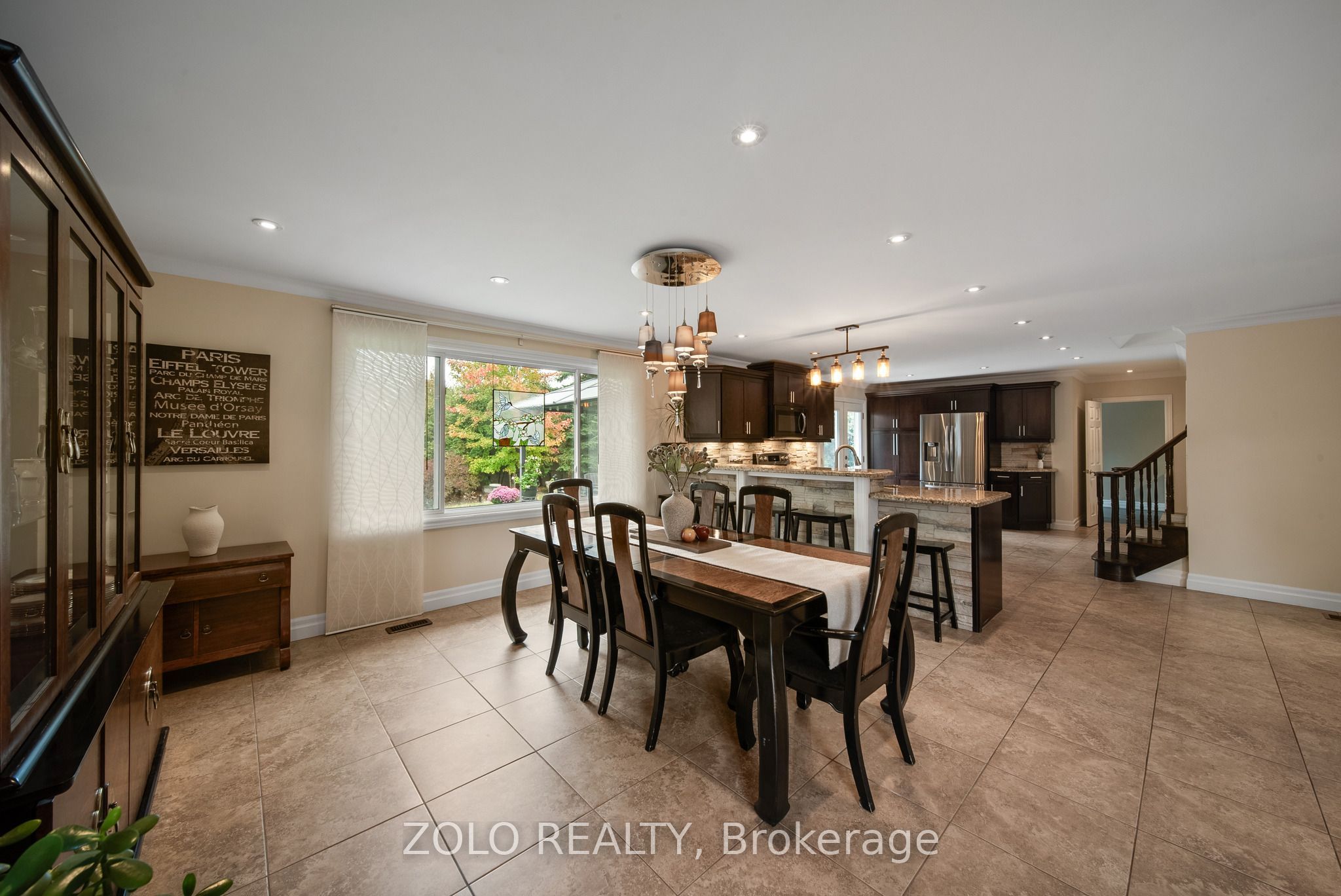 6911b Hickling Crescent Property Photo 14