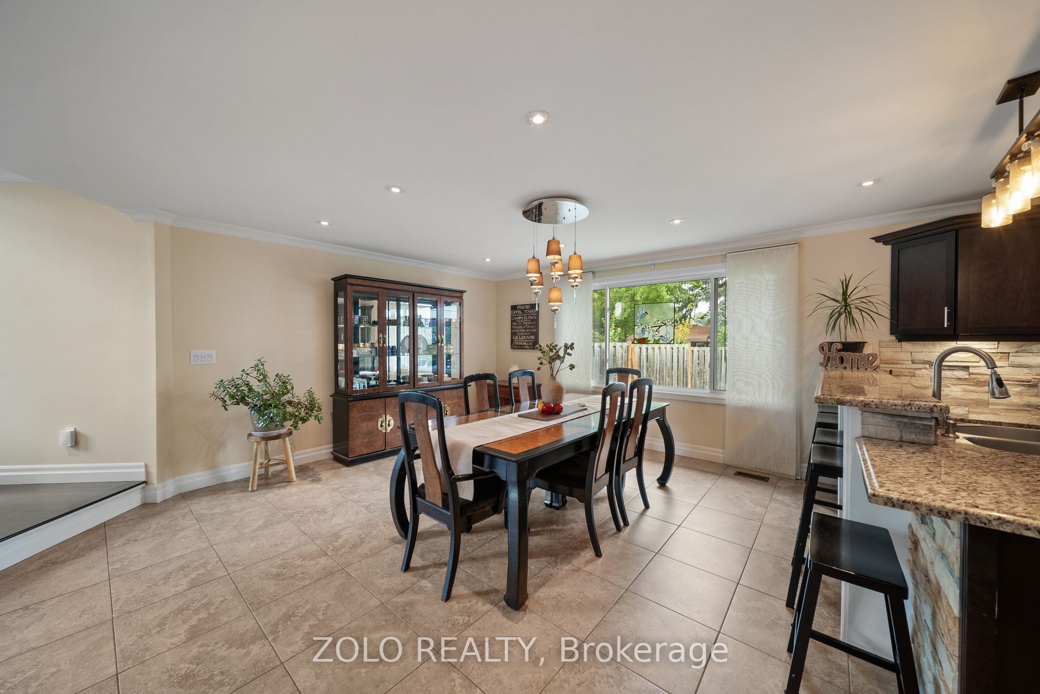 6911b Hickling Crescent Property Photo 16