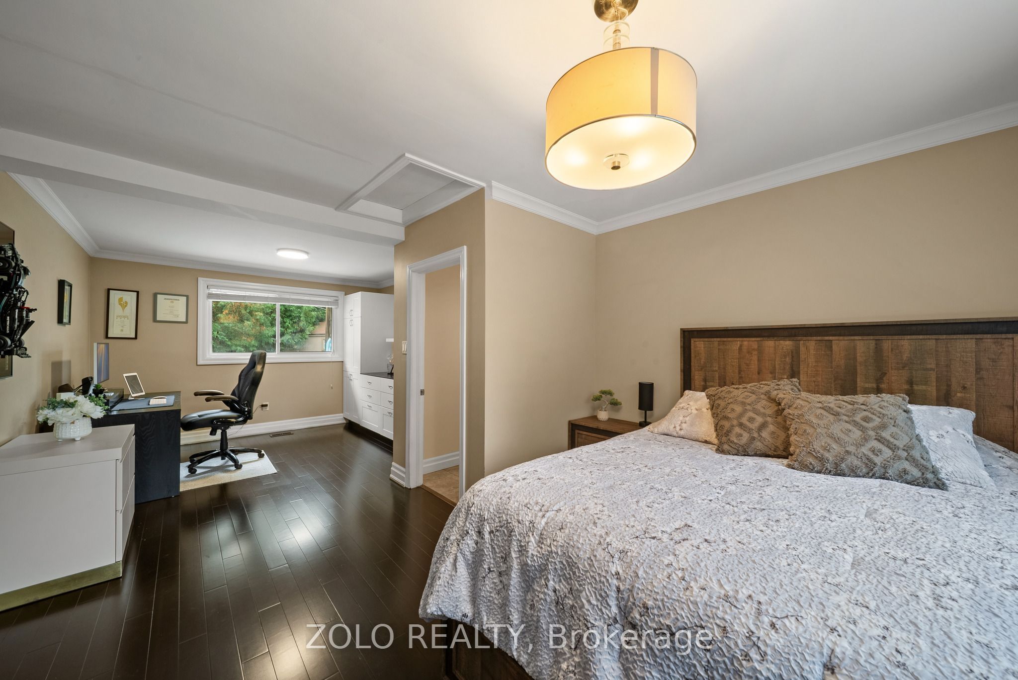 6911b Hickling Crescent Property Photo 21