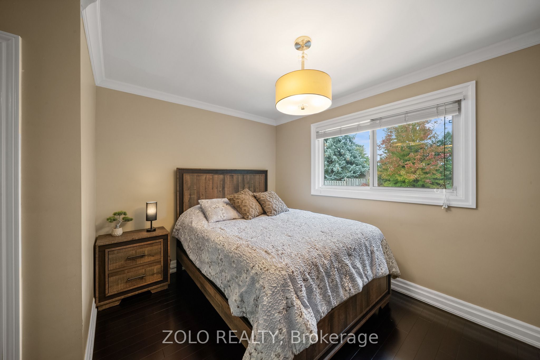6911b Hickling Crescent Property Photo 23