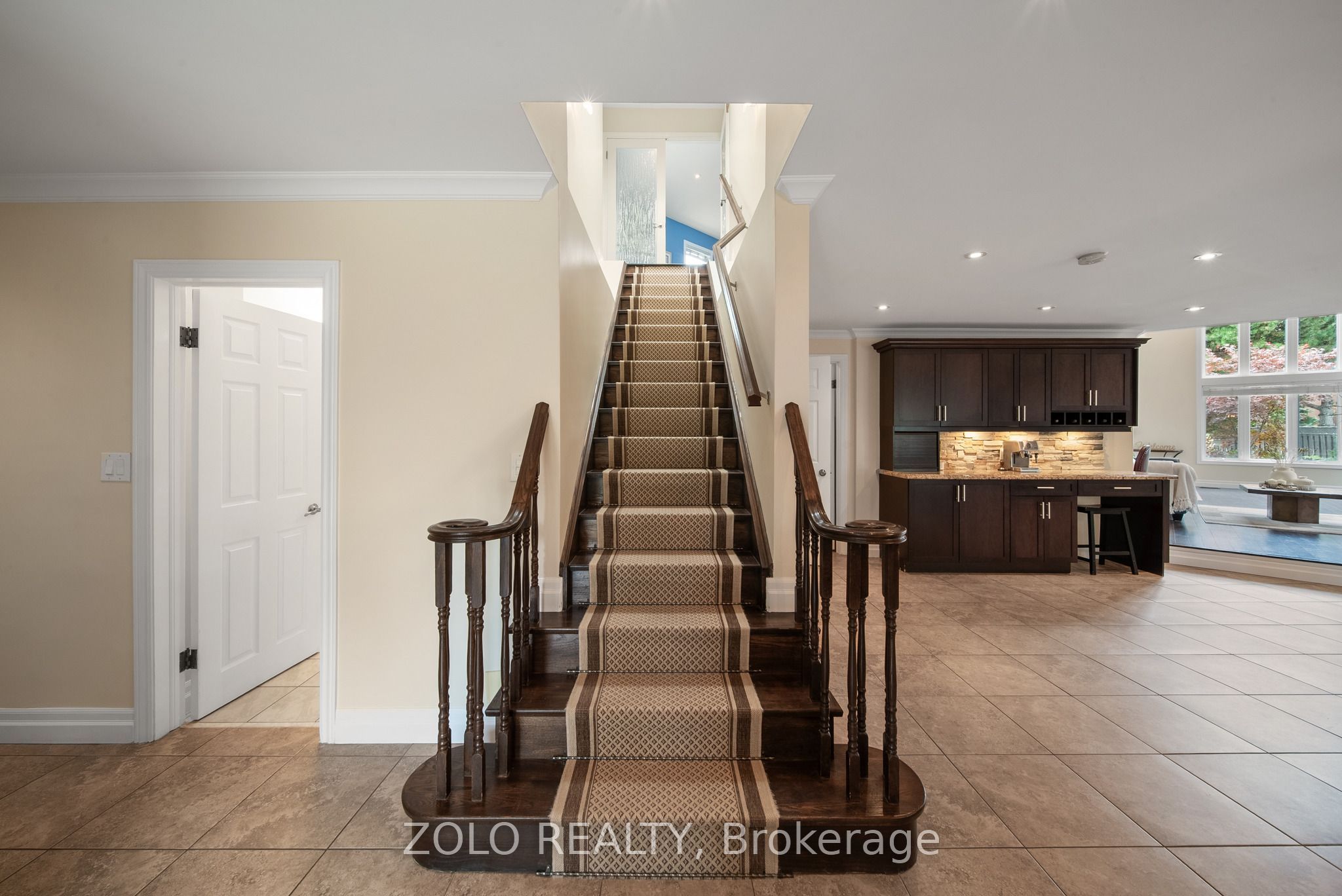 6911b Hickling Crescent Property Photo 27