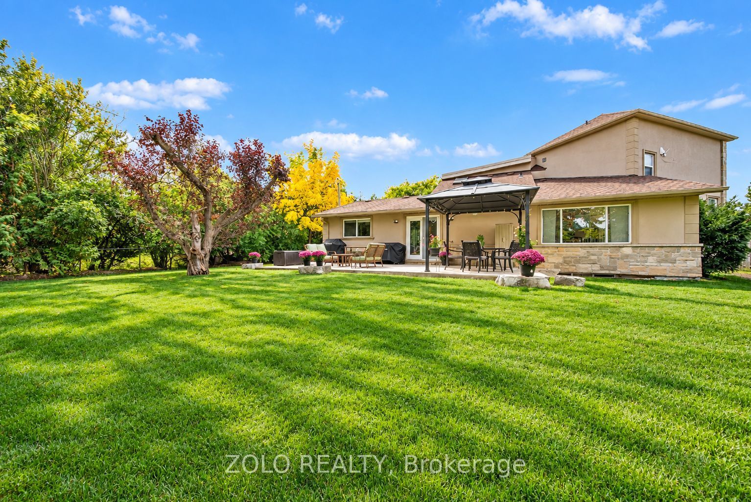 6911b Hickling Crescent Property Photo 29