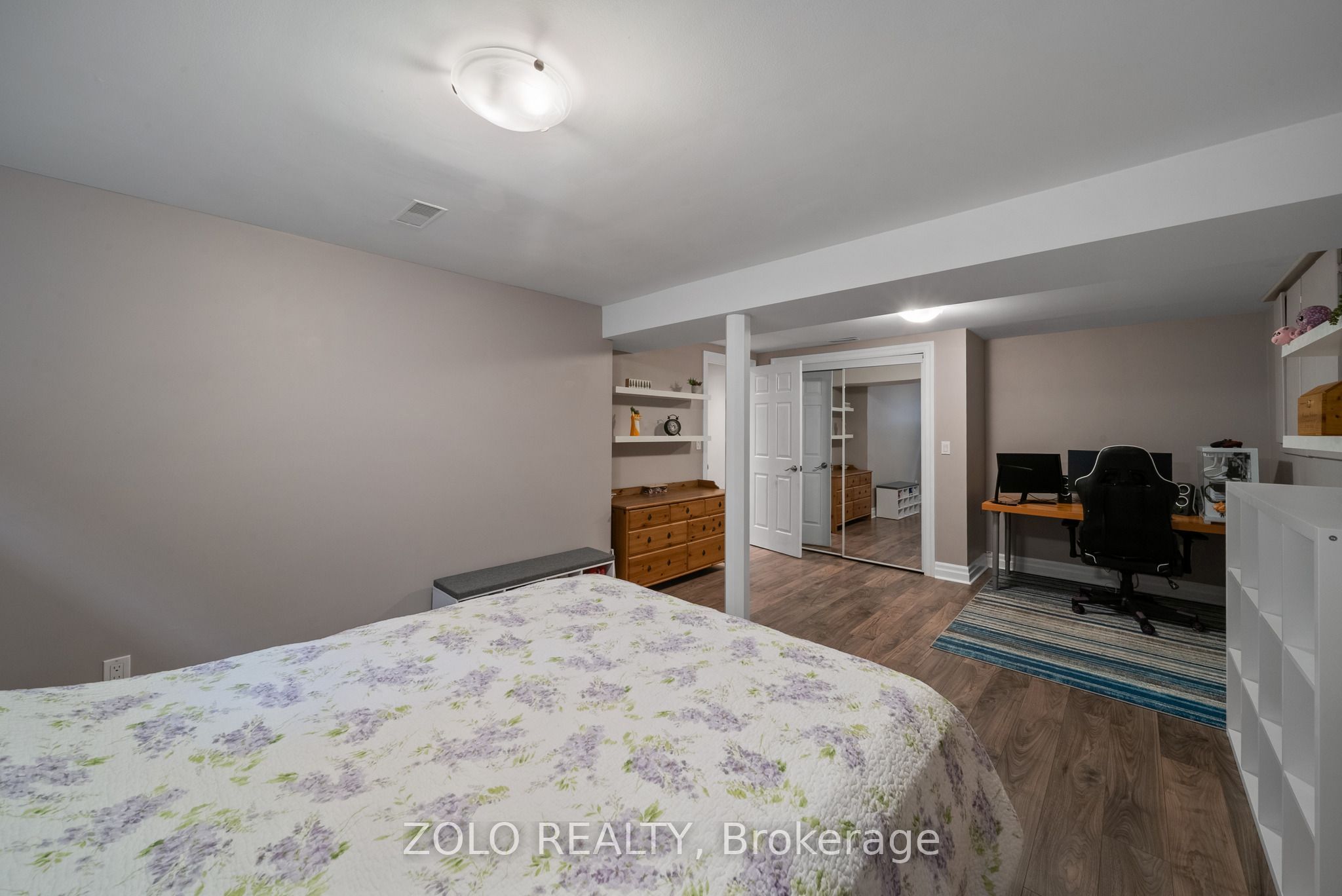 6911b Hickling Crescent Property Photo 36