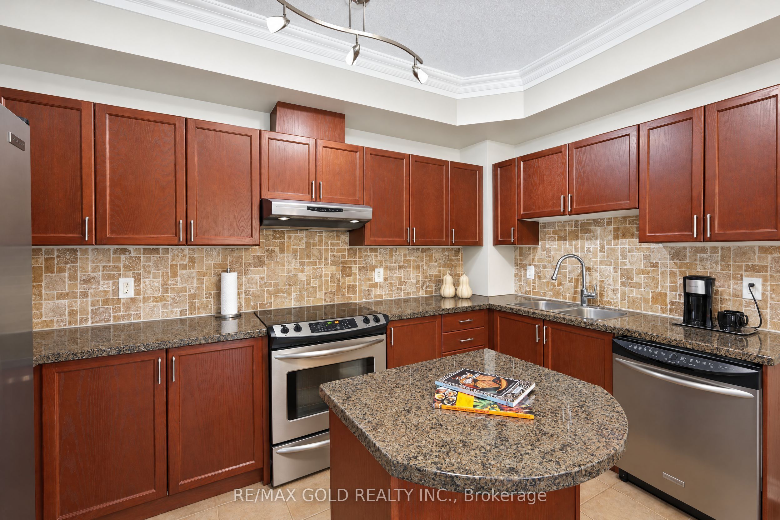 483 Faith Drive 203 Property Photo 14