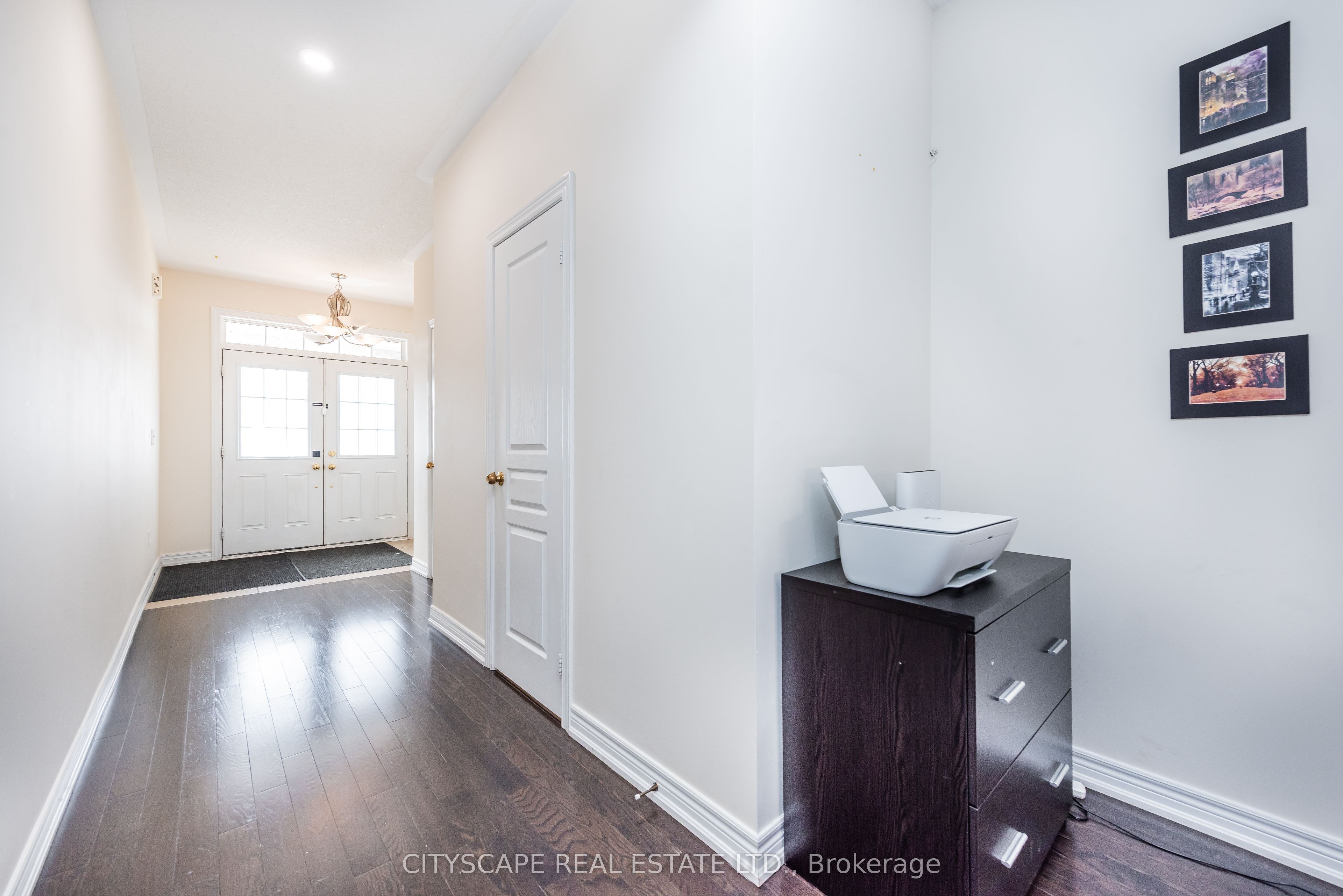 37 Aspermont Crescent Property Photo 2