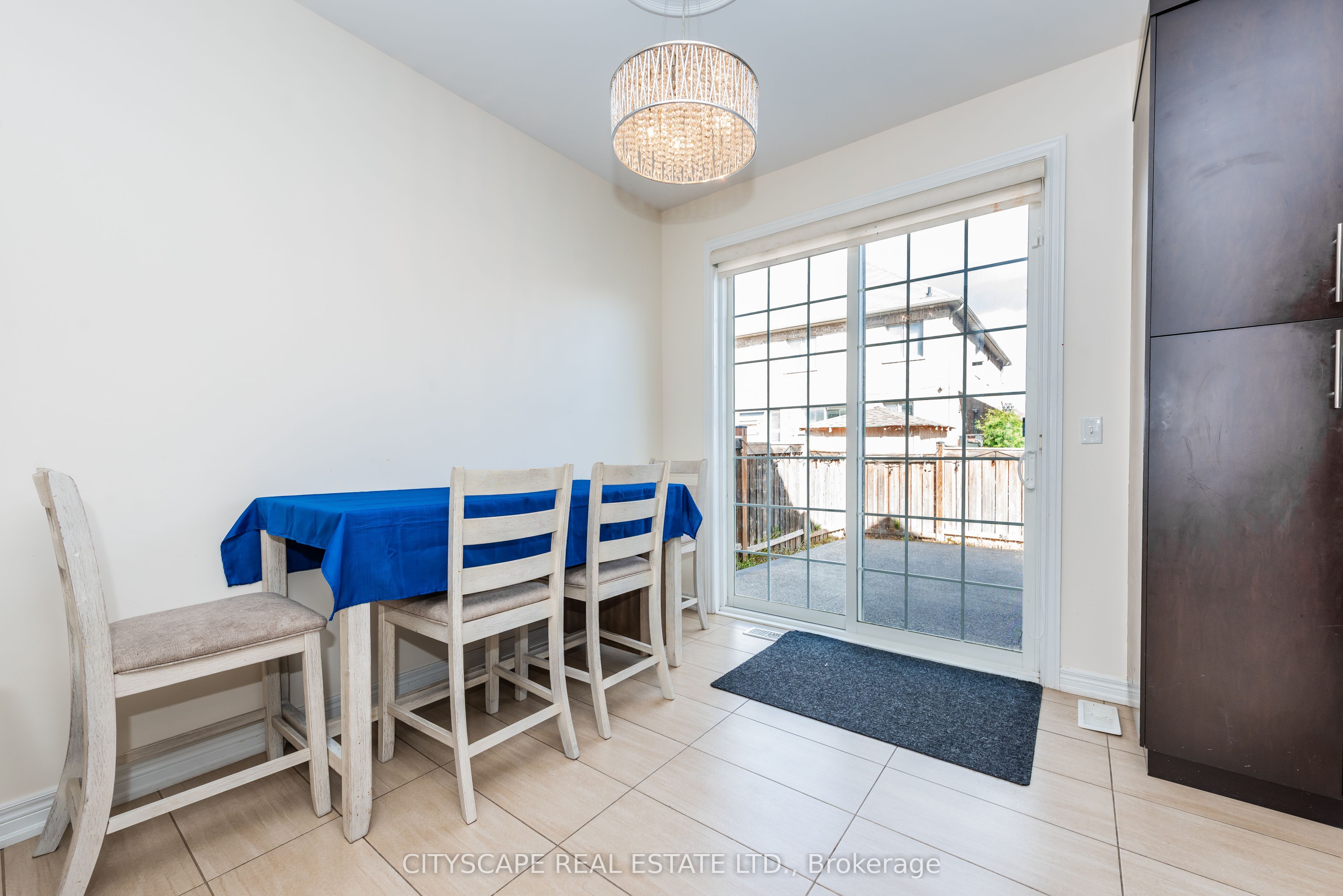 37 Aspermont Crescent Property Photo 12