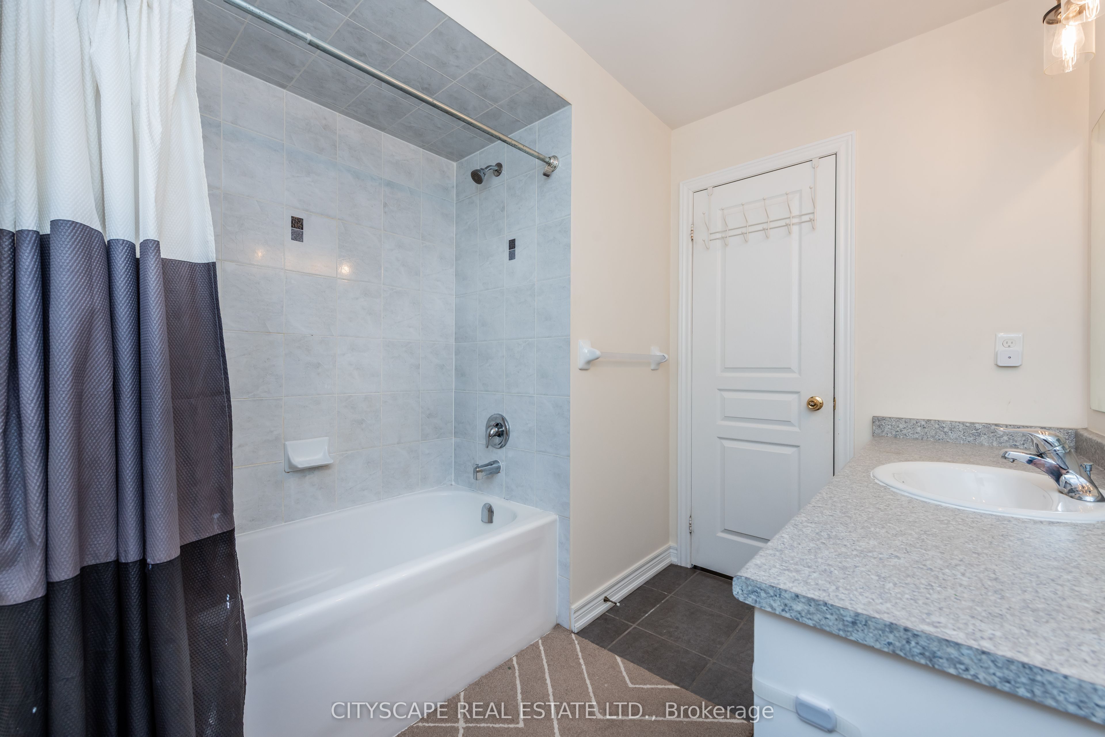 37 Aspermont Crescent Property Photo 29