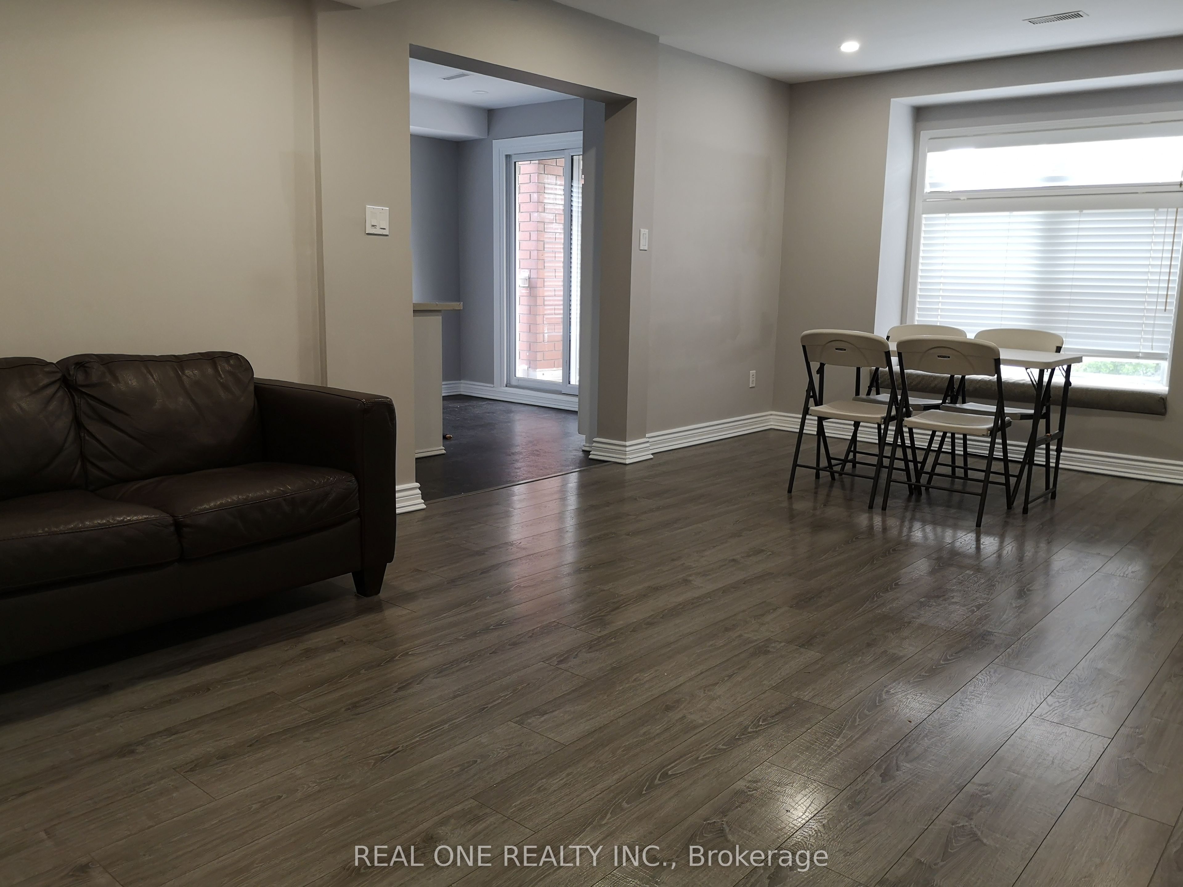 2400 Munn's Avenue D Property Photo 6