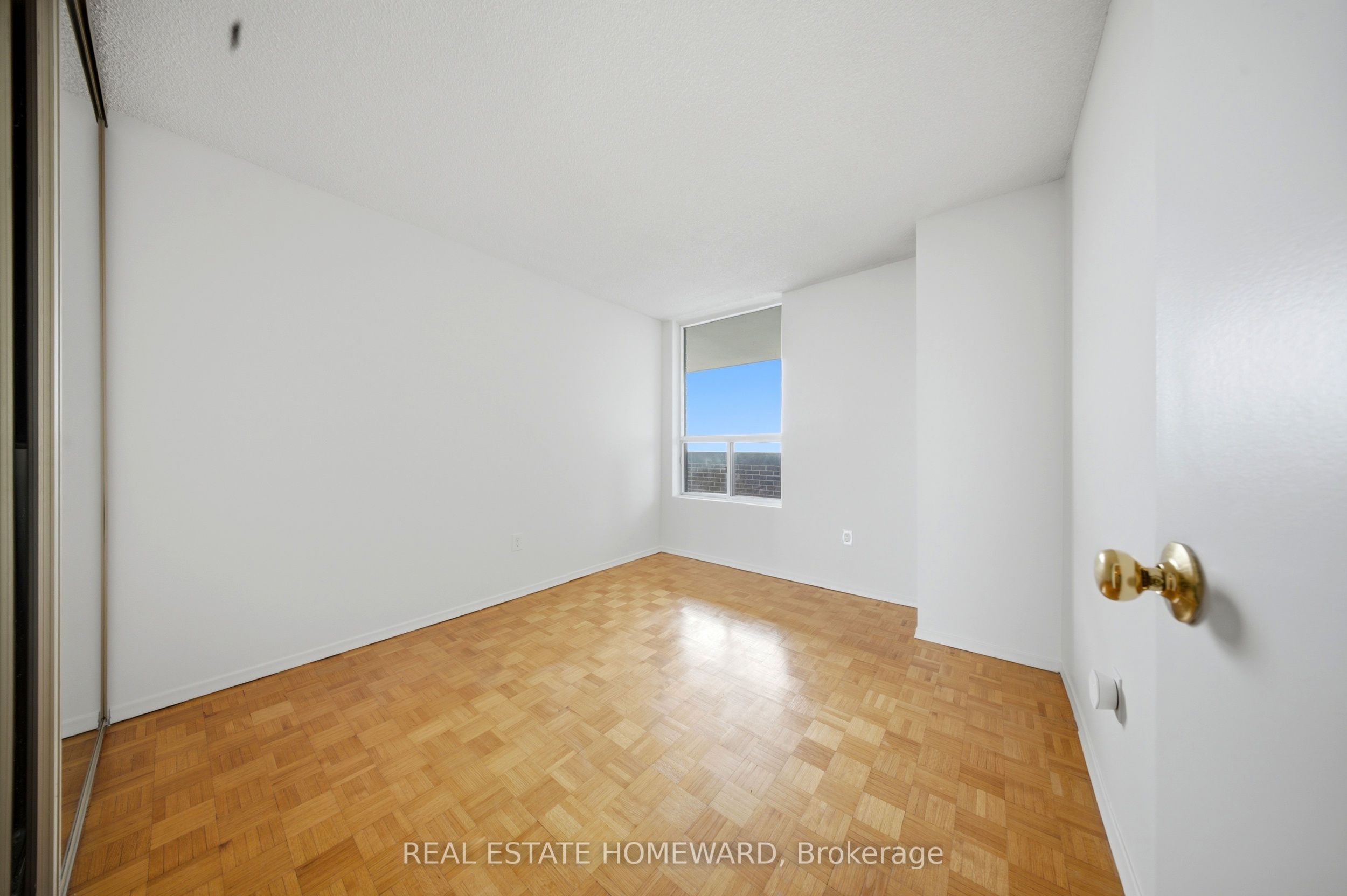 1515 Lakeshore Road E 1505 Property Photo 15
