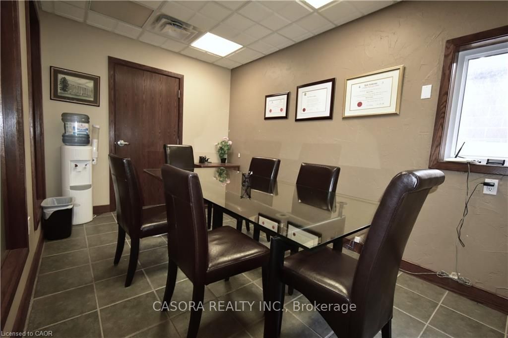 1025 Waterdown Road Property Photo 4