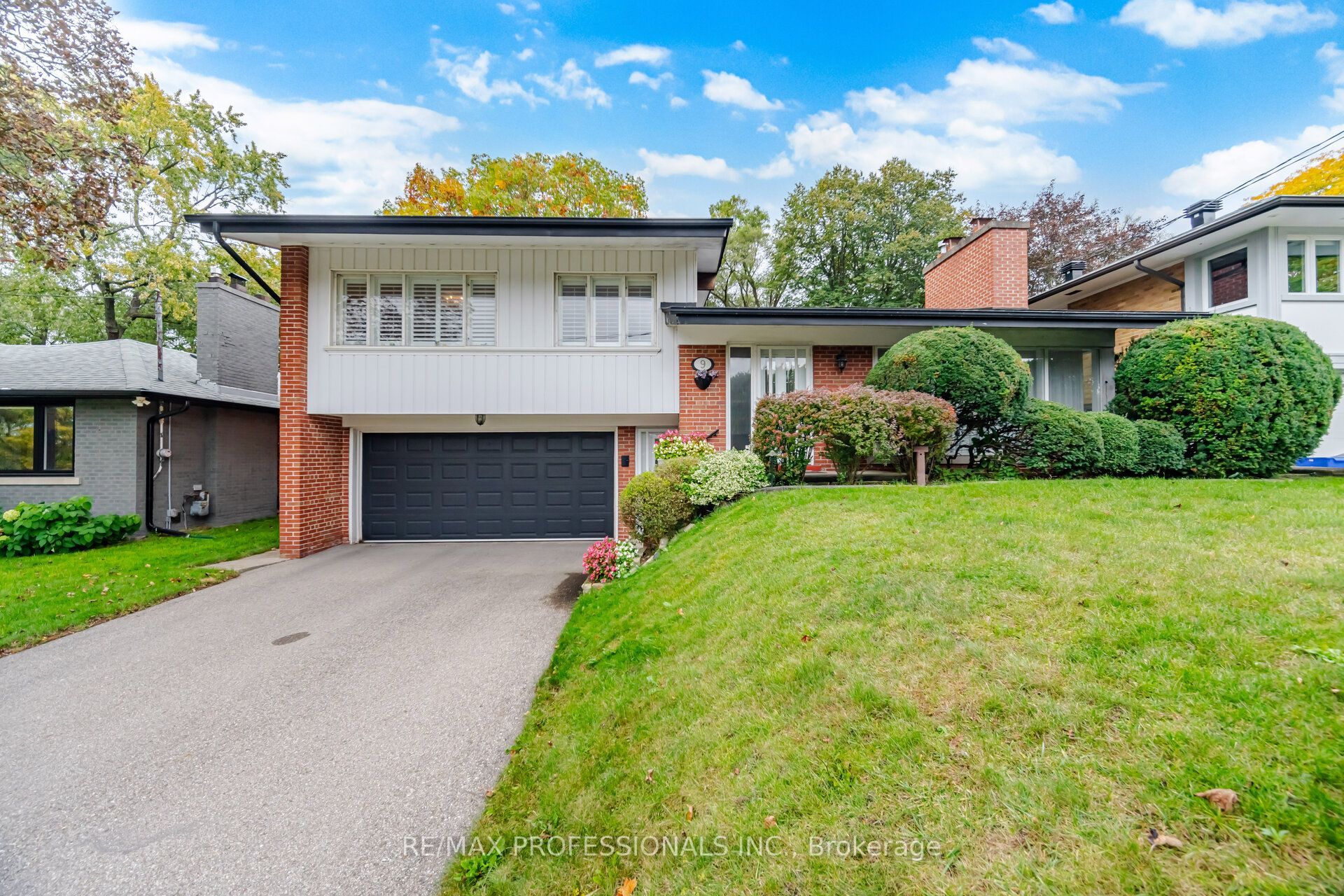 9 Humber Ridge Drive Property Photo 1