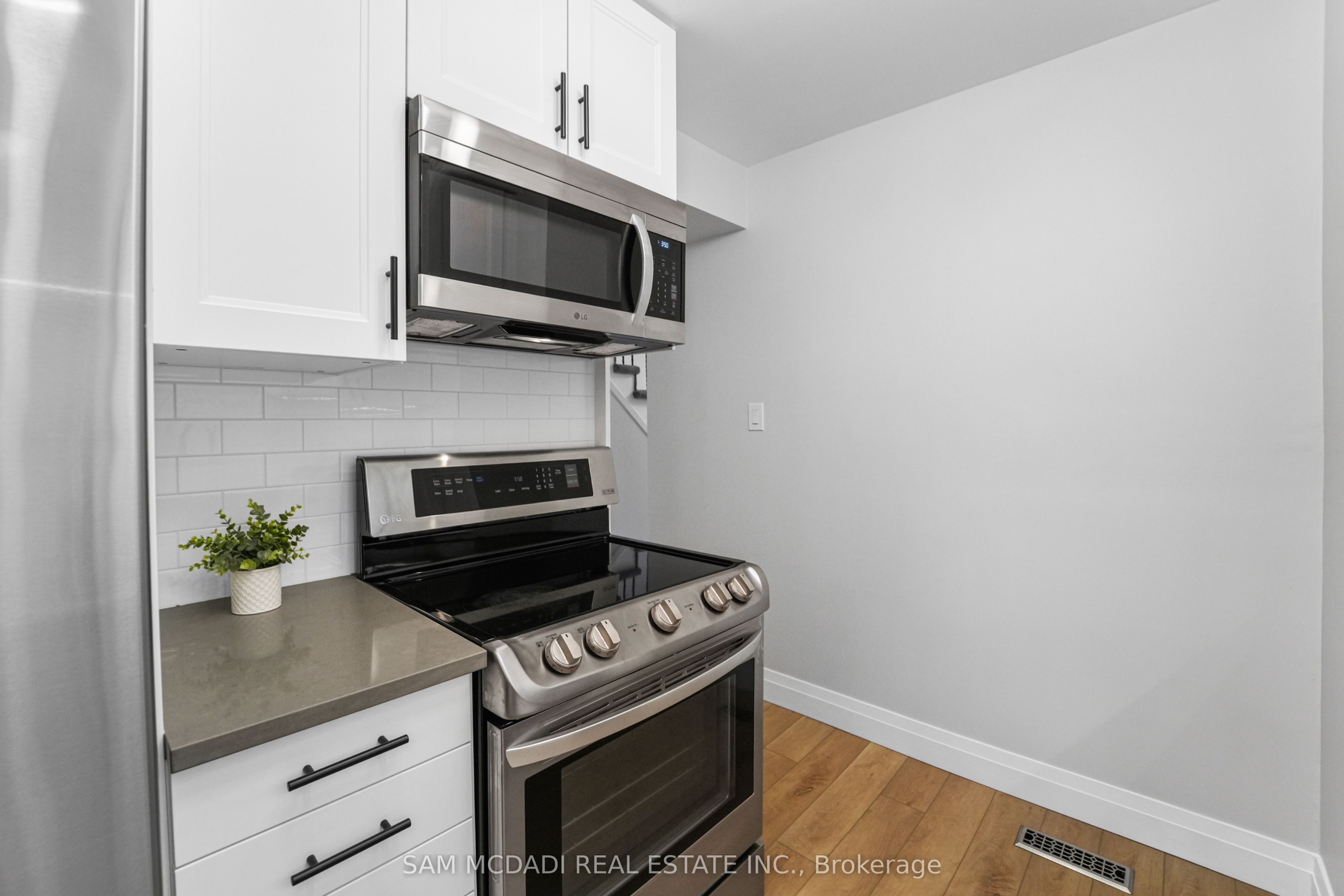 400 Mississauga Valley Boulevard 157 Property Photo 10