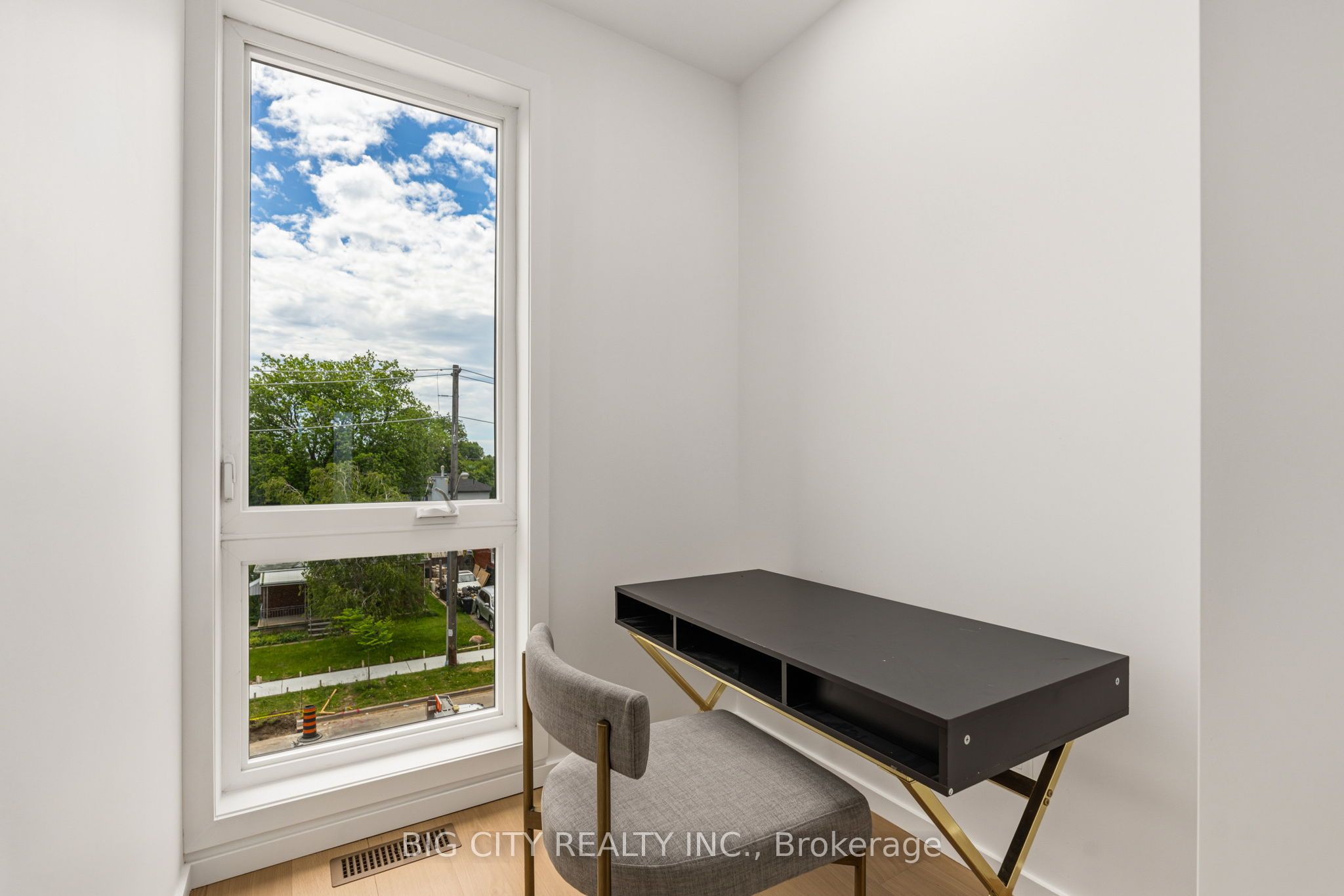 276 Lanor Avenue 3 Property Photo 21