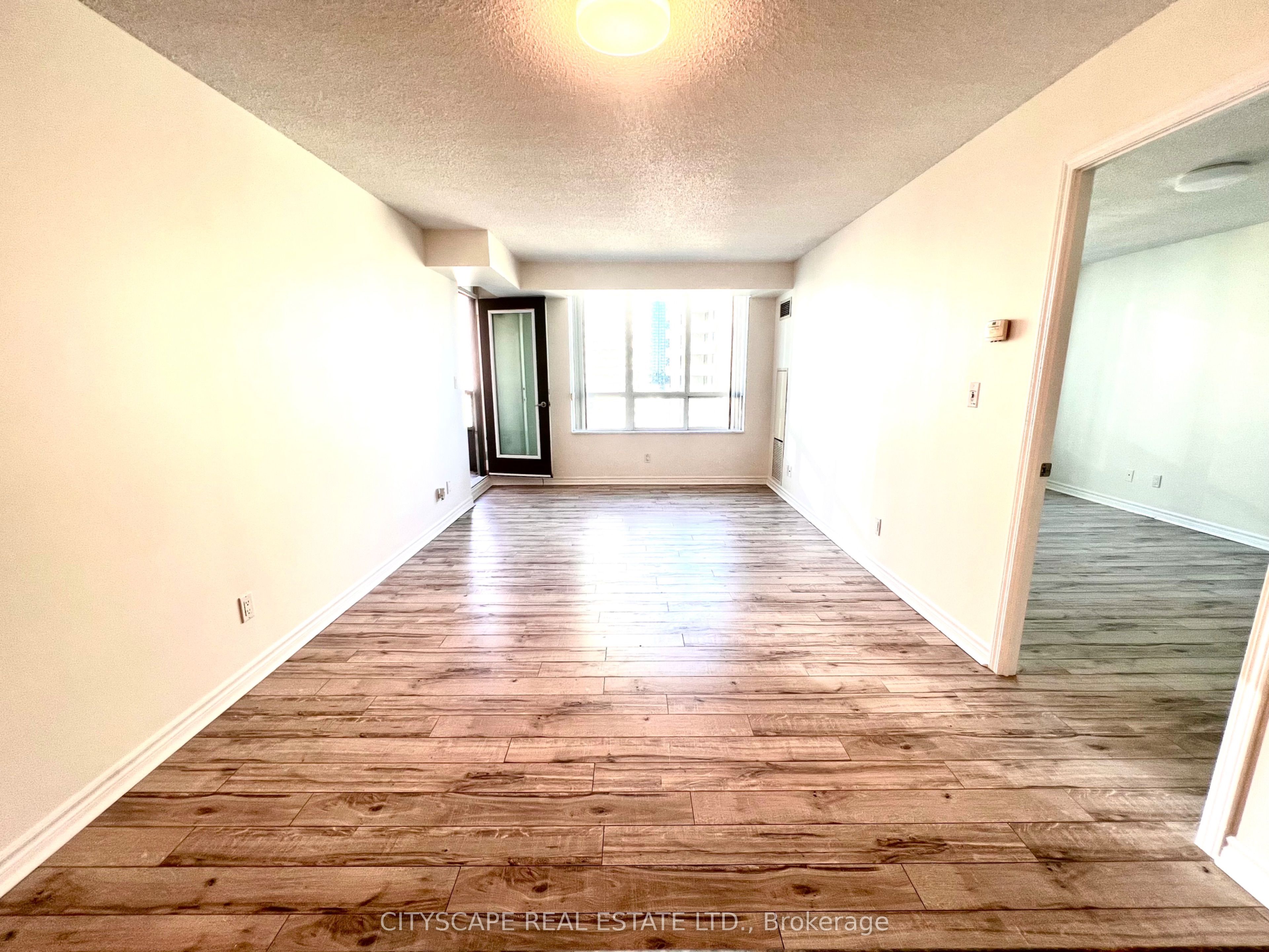 335 Rathburn Road 1808 Property Photo 7