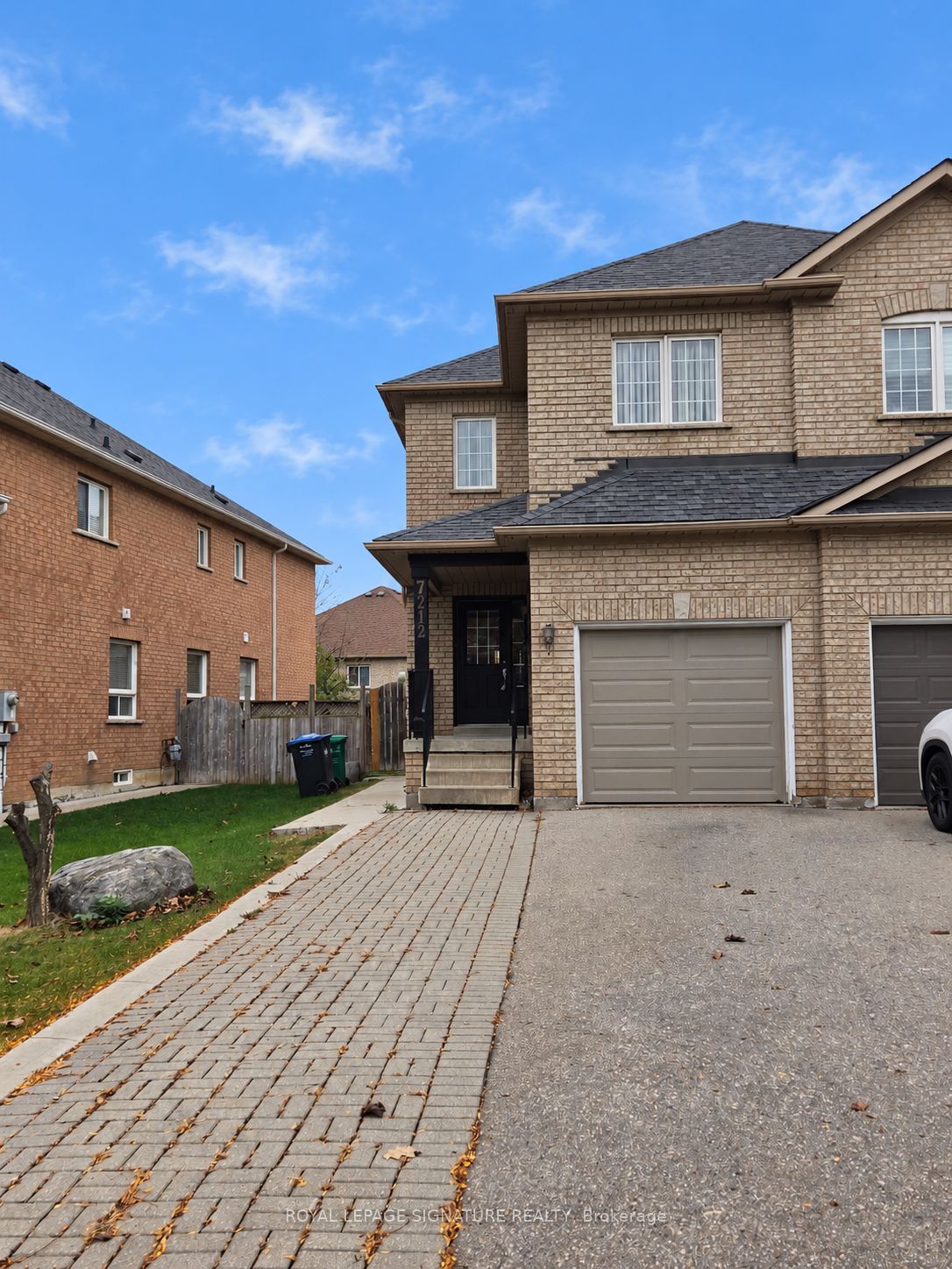 7212 Sedan Square Property Photo 1