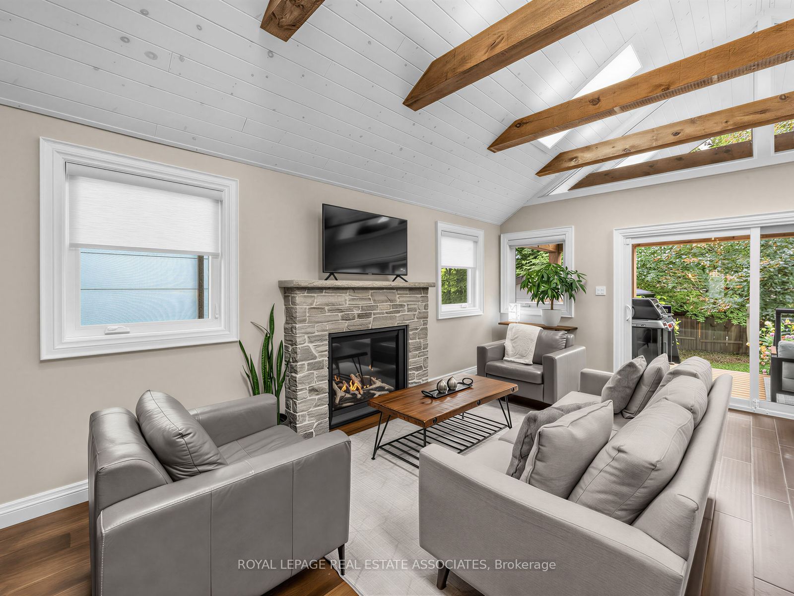 41 Ringley Avenue Property Photo 6