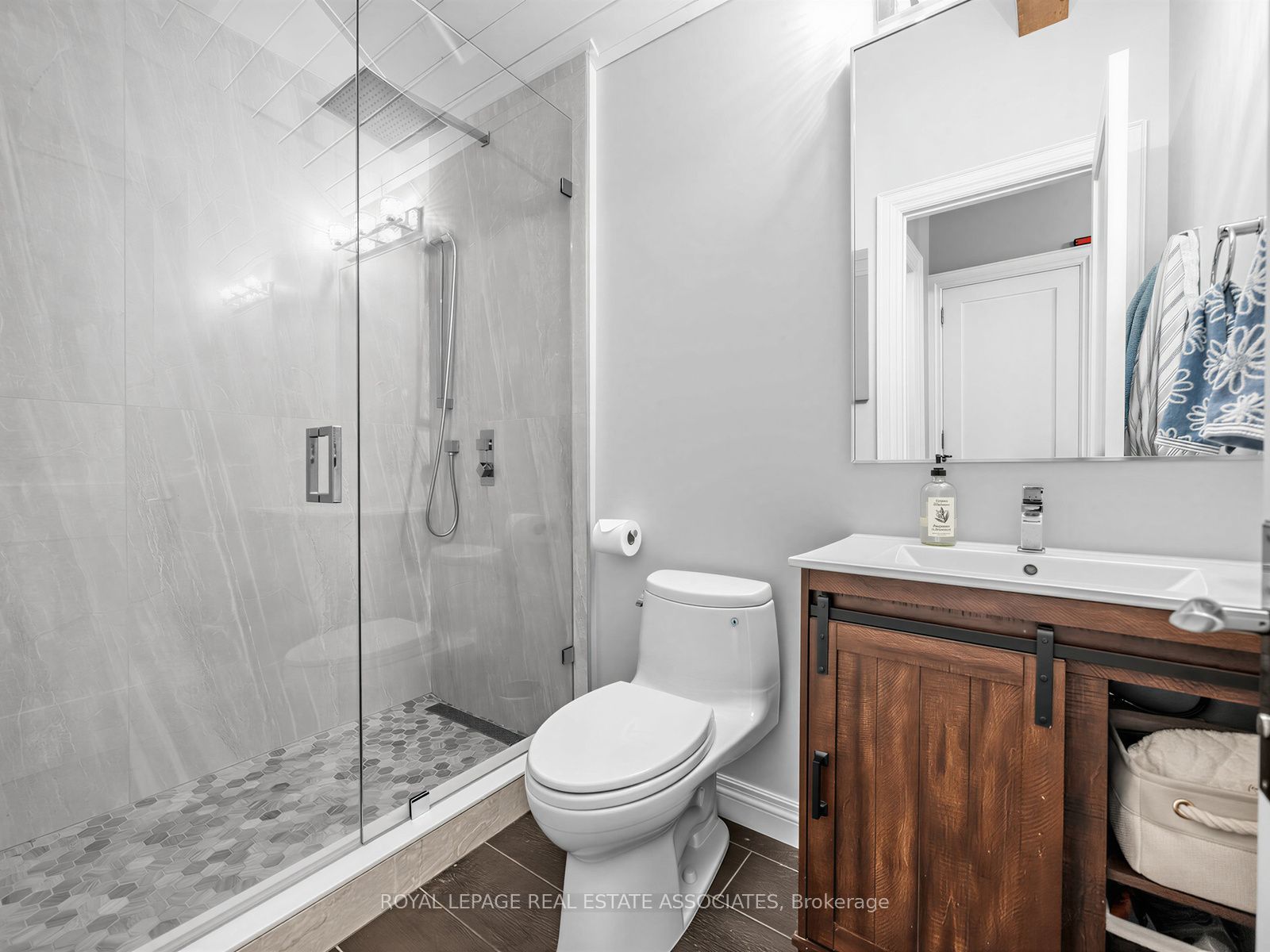 41 Ringley Avenue Property Photo 21