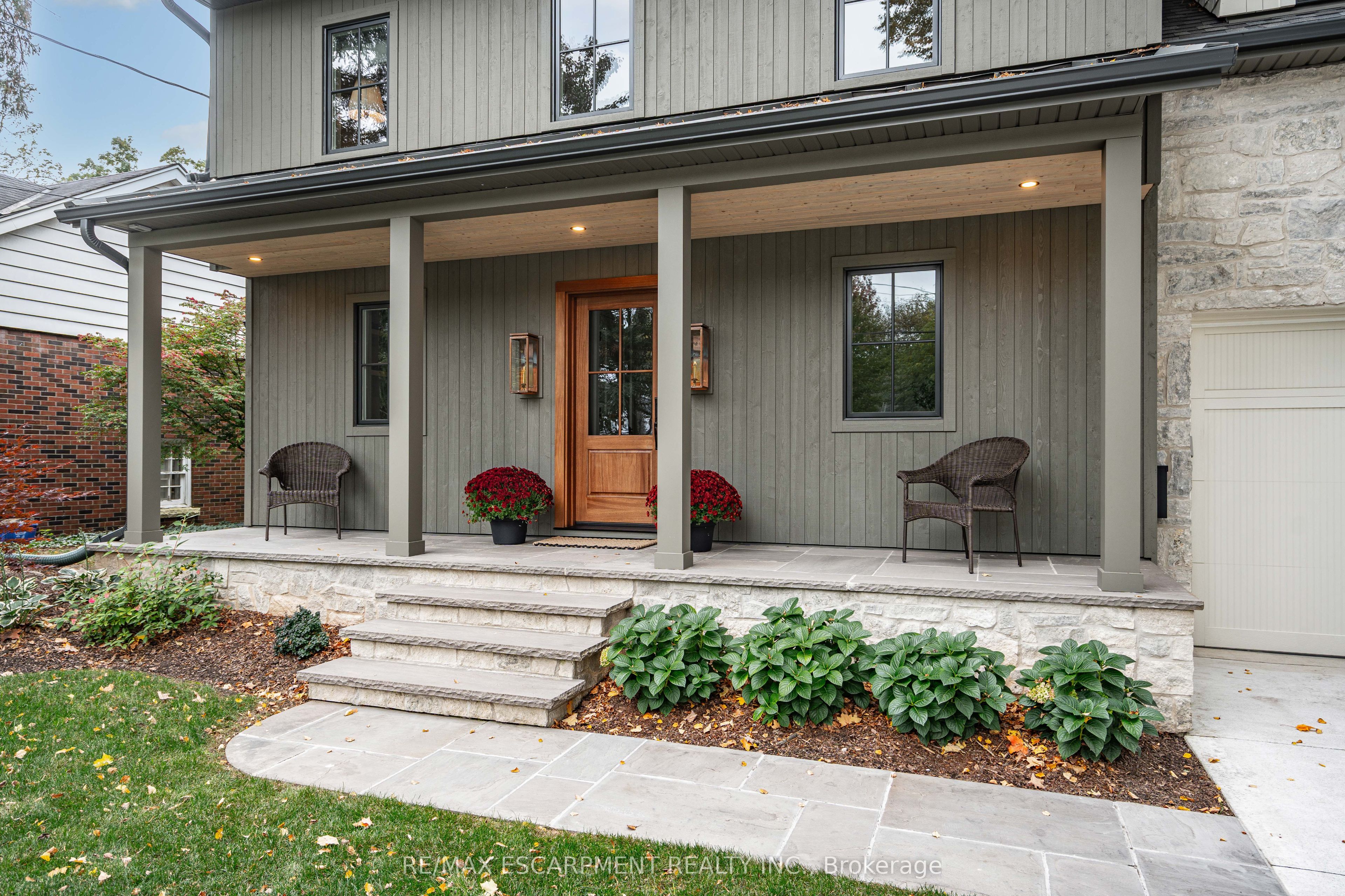 890 Forest Glen Avenue Property Photo 3