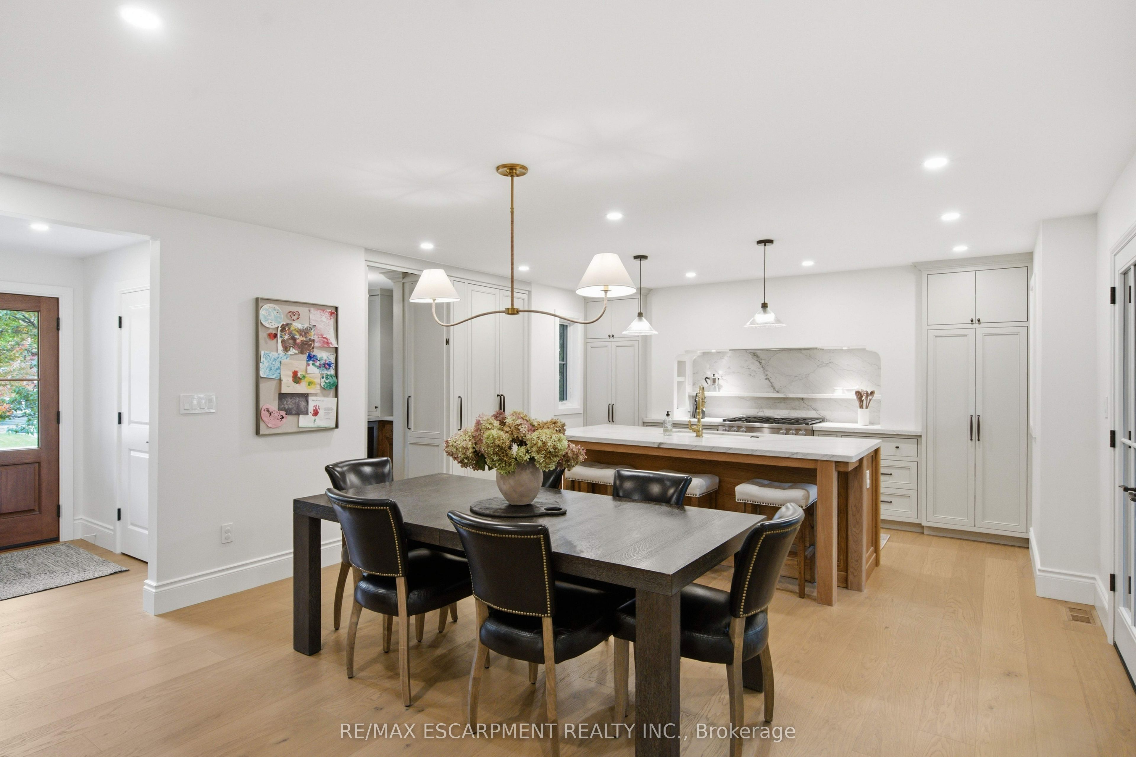 890 Forest Glen Avenue Property Photo 8