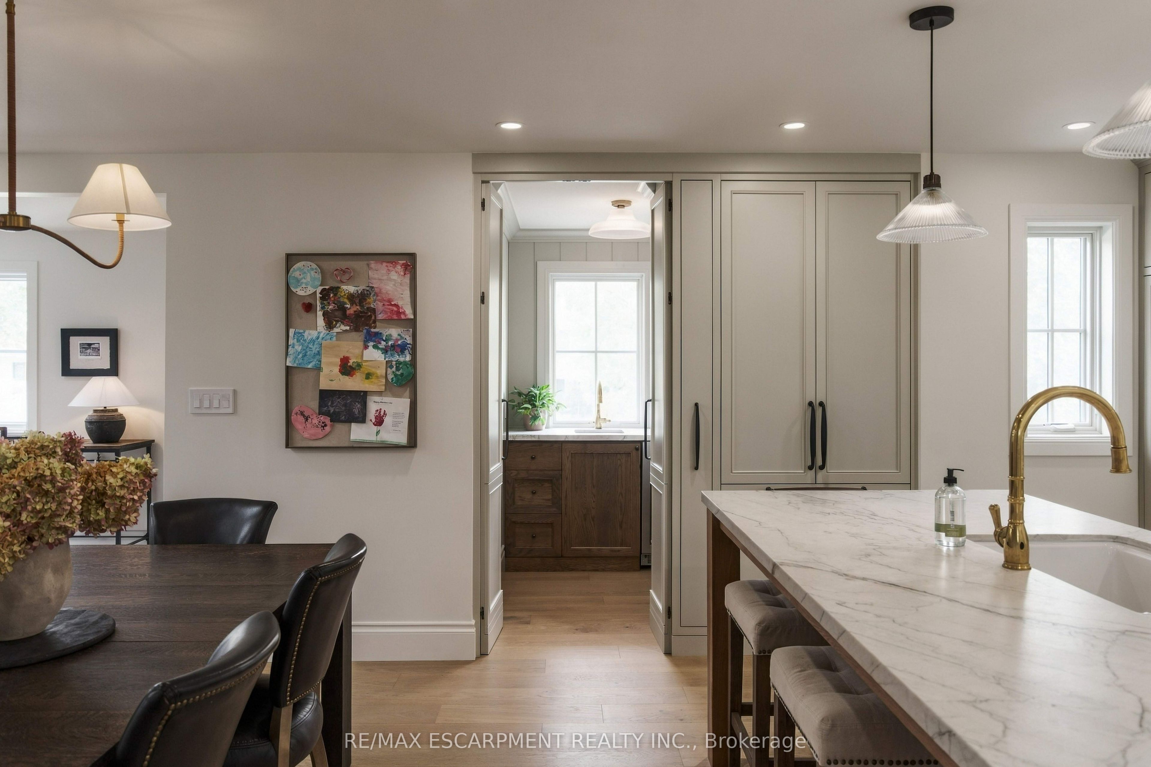 890 Forest Glen Avenue Property Photo 14