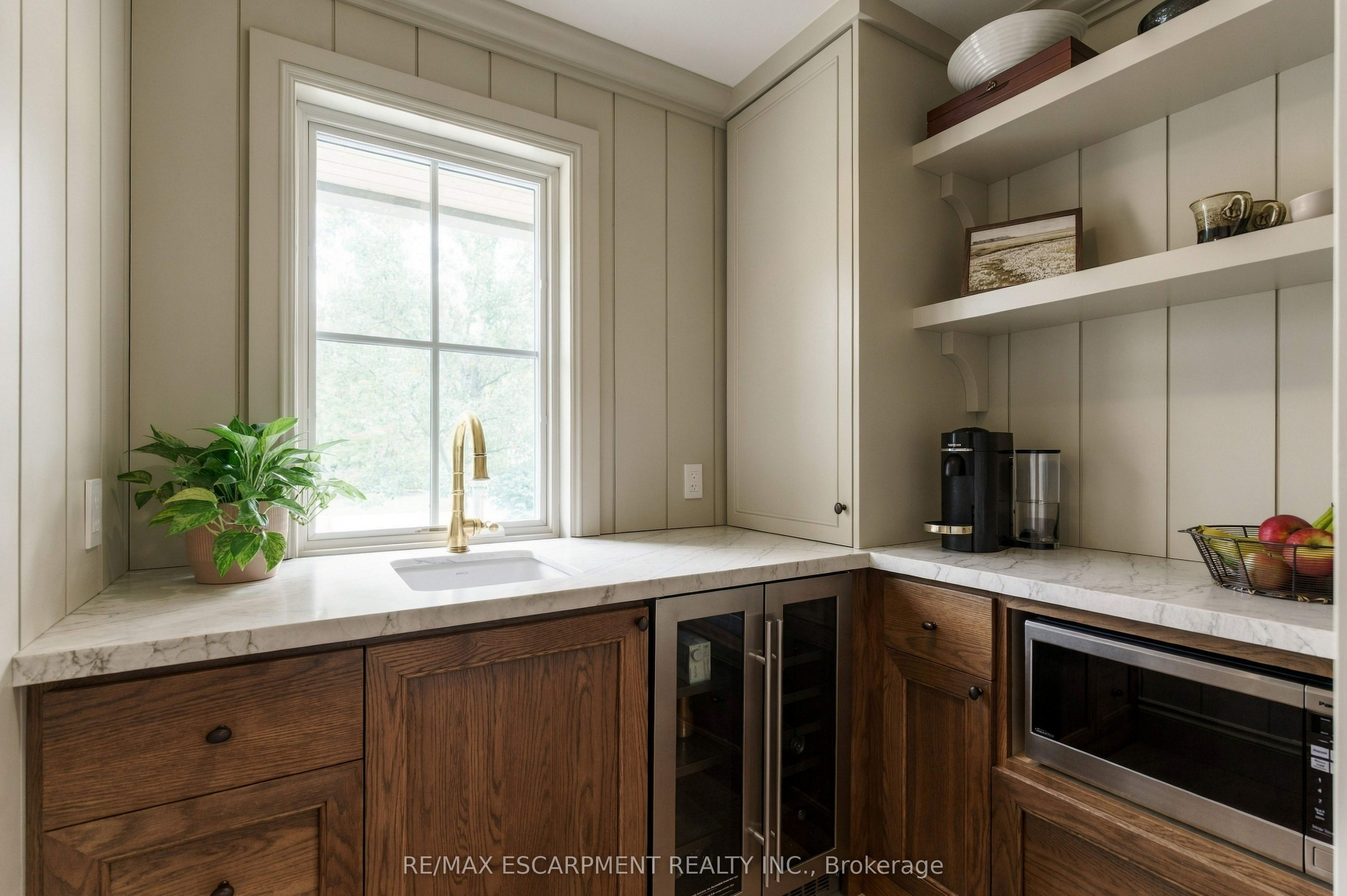 890 Forest Glen Avenue Property Photo 15