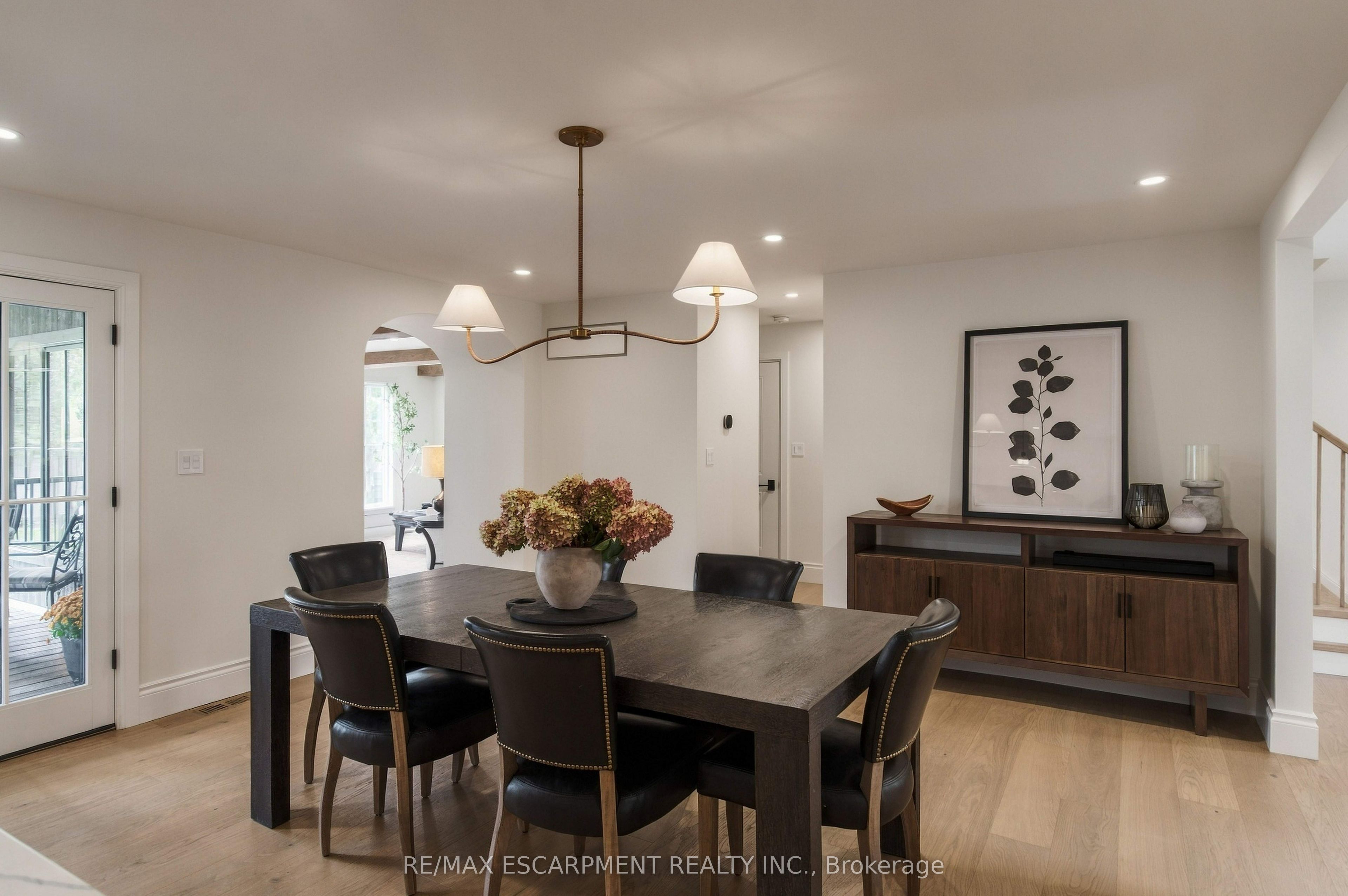 890 Forest Glen Avenue Property Photo 16