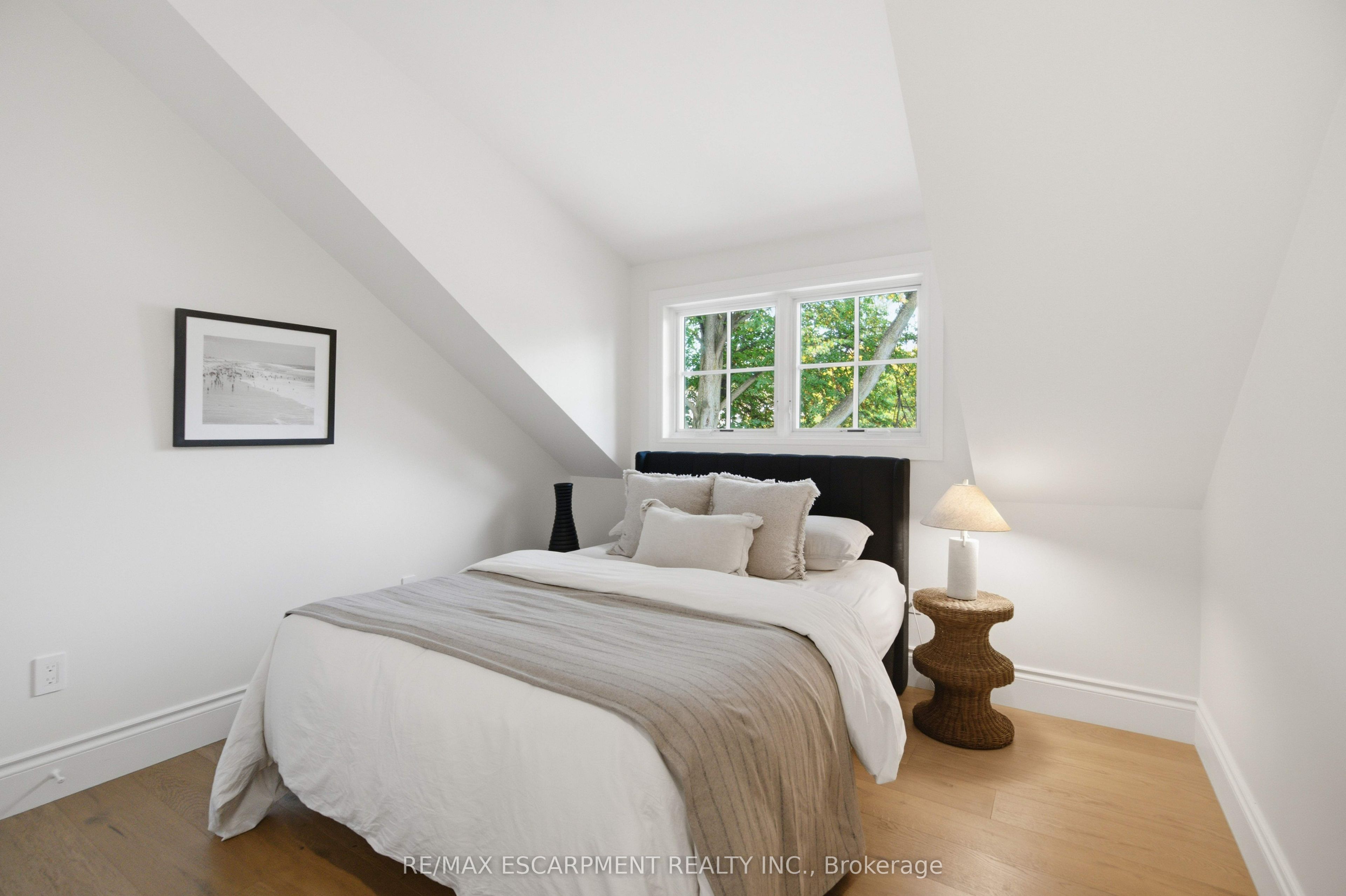 890 Forest Glen Avenue Property Photo 35