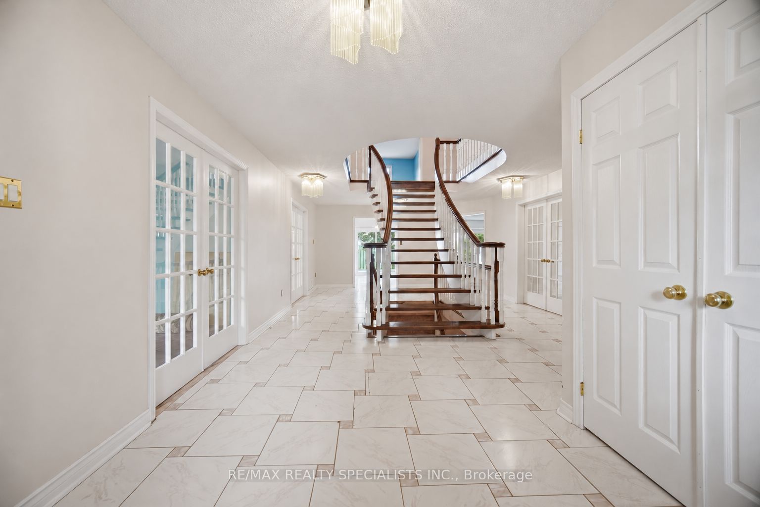 3706 Price Court Property Photo 5