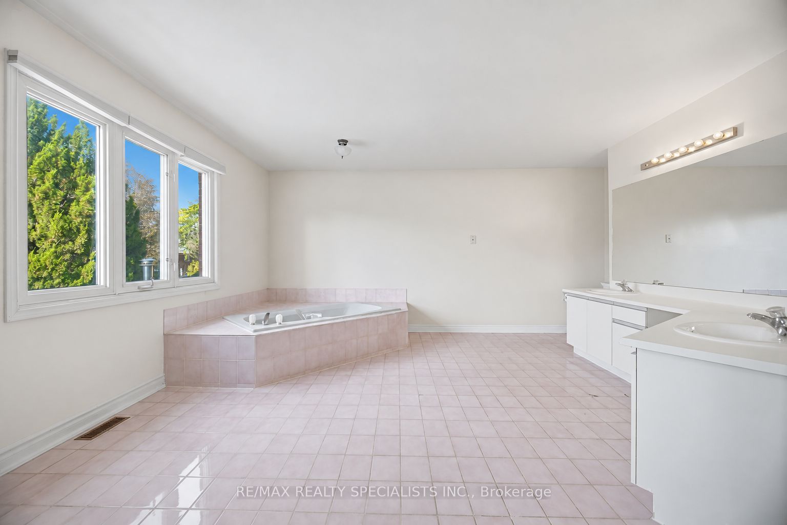 3706 Price Court Property Photo 18
