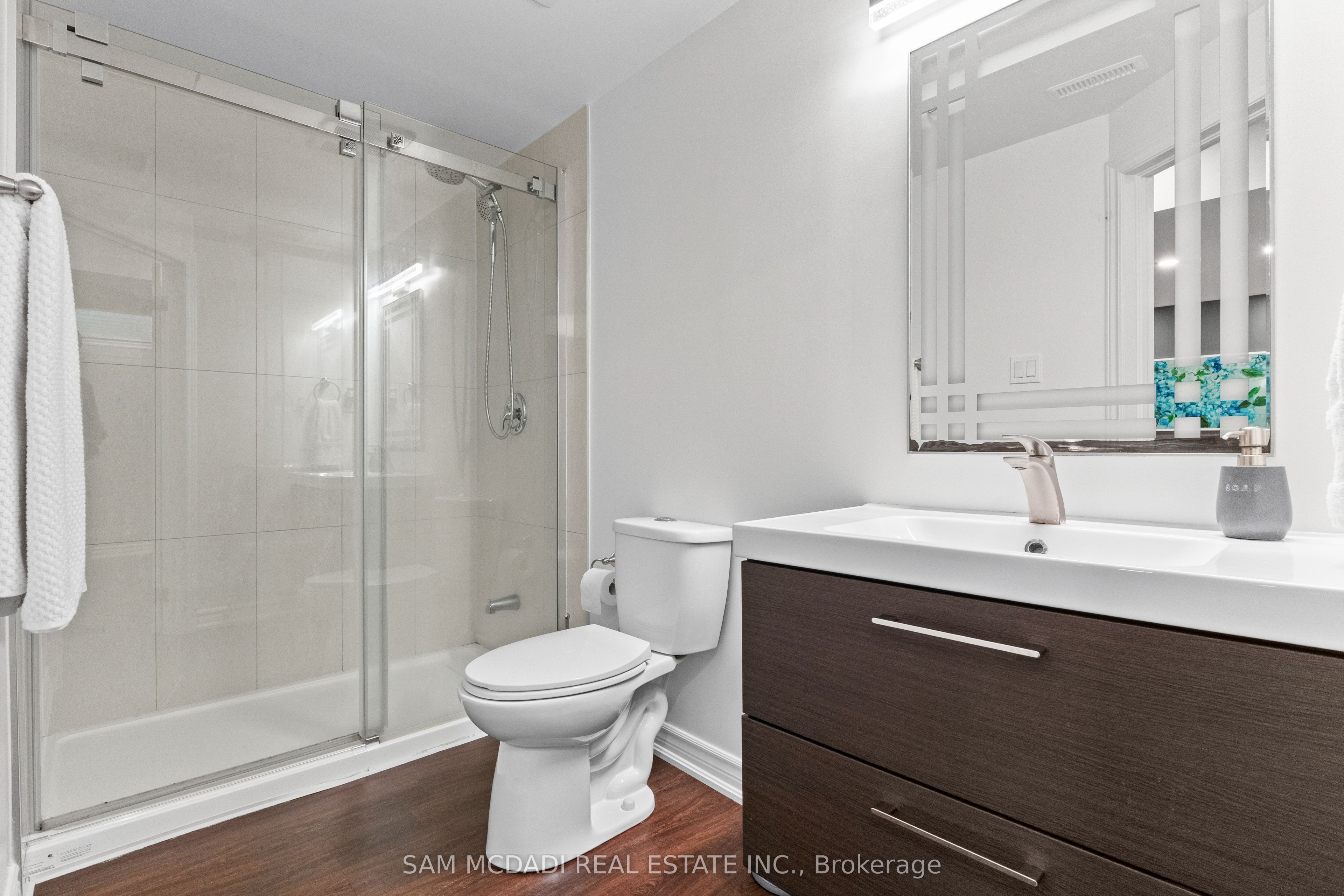 195 Holmes Crescent Property Photo 23