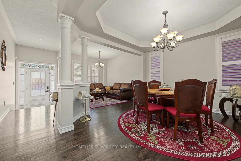 483 Hinchey Crescent Property Photo 4