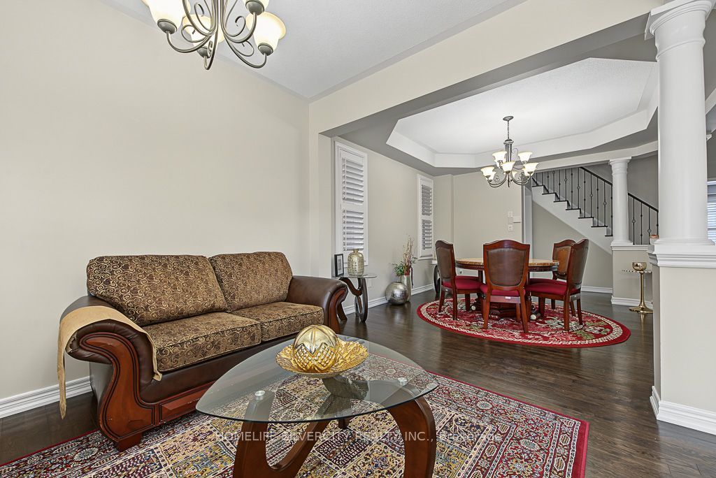 483 Hinchey Crescent Property Photo 7