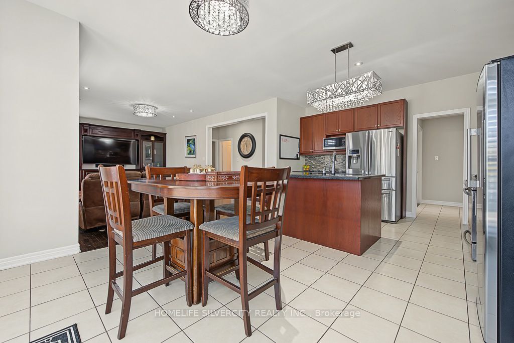 483 Hinchey Crescent Property Photo 17