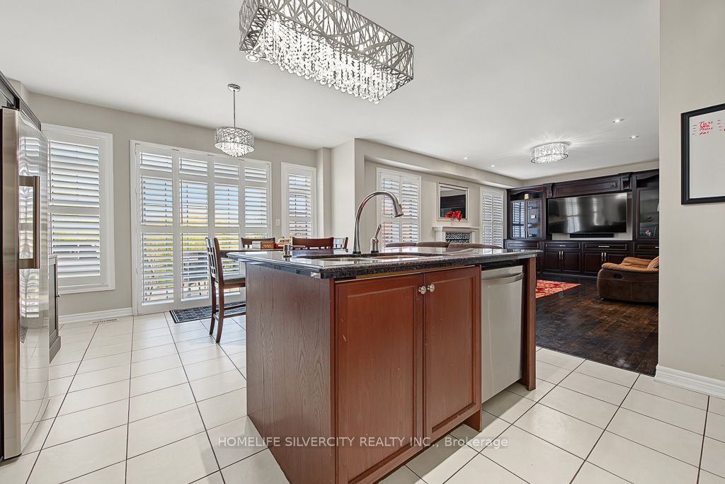 483 Hinchey Crescent Property Photo 19
