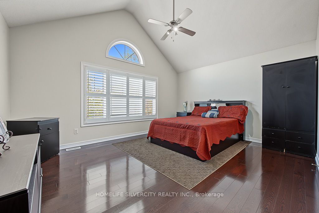 483 Hinchey Crescent Property Photo 29