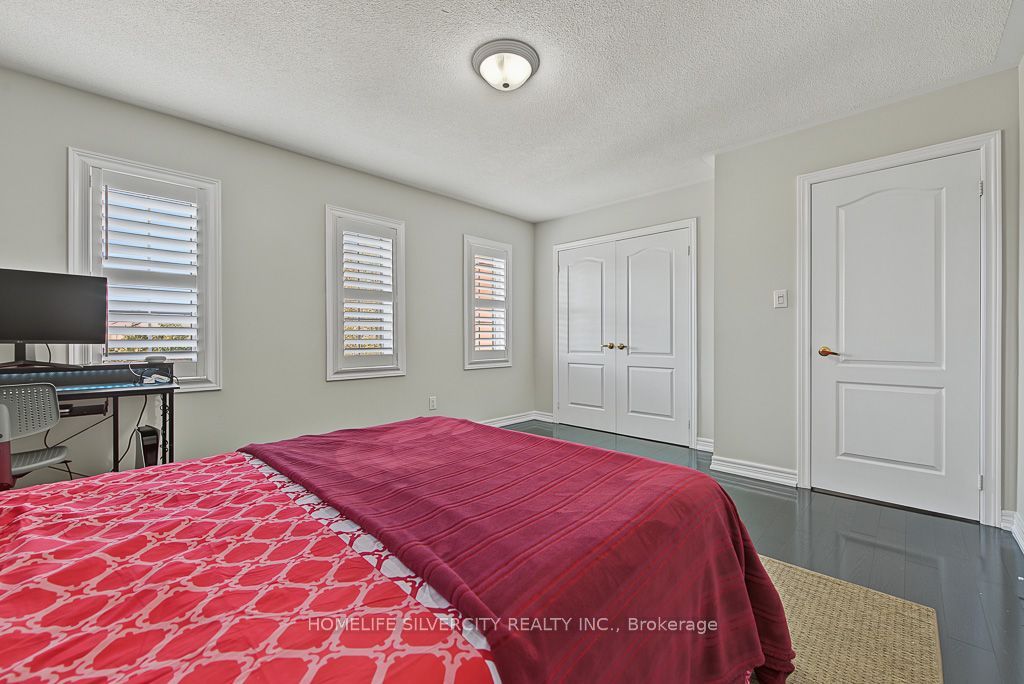 483 Hinchey Crescent Property Photo 31