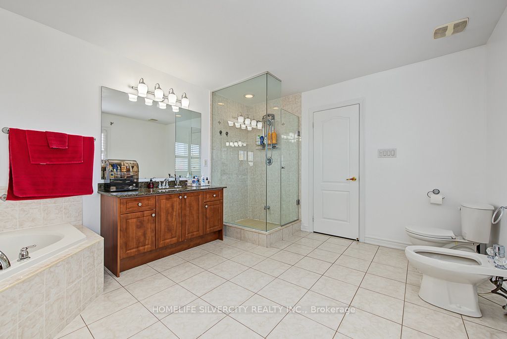 483 Hinchey Crescent Property Photo 37
