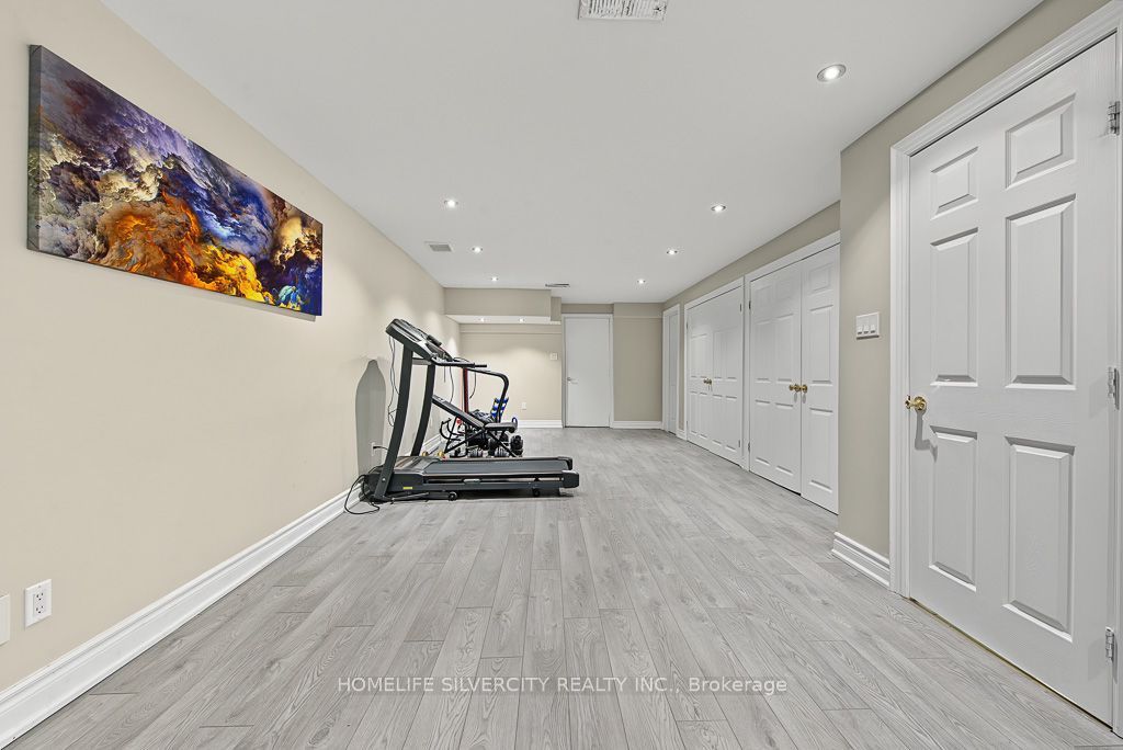 483 Hinchey Crescent Property Photo 42