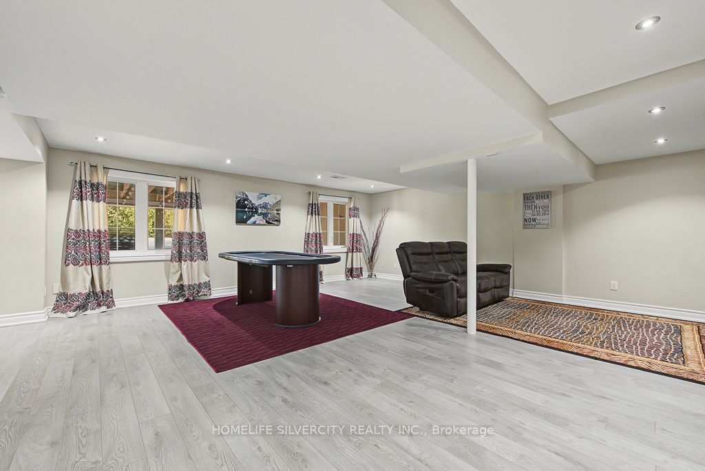 483 Hinchey Crescent Property Photo 45