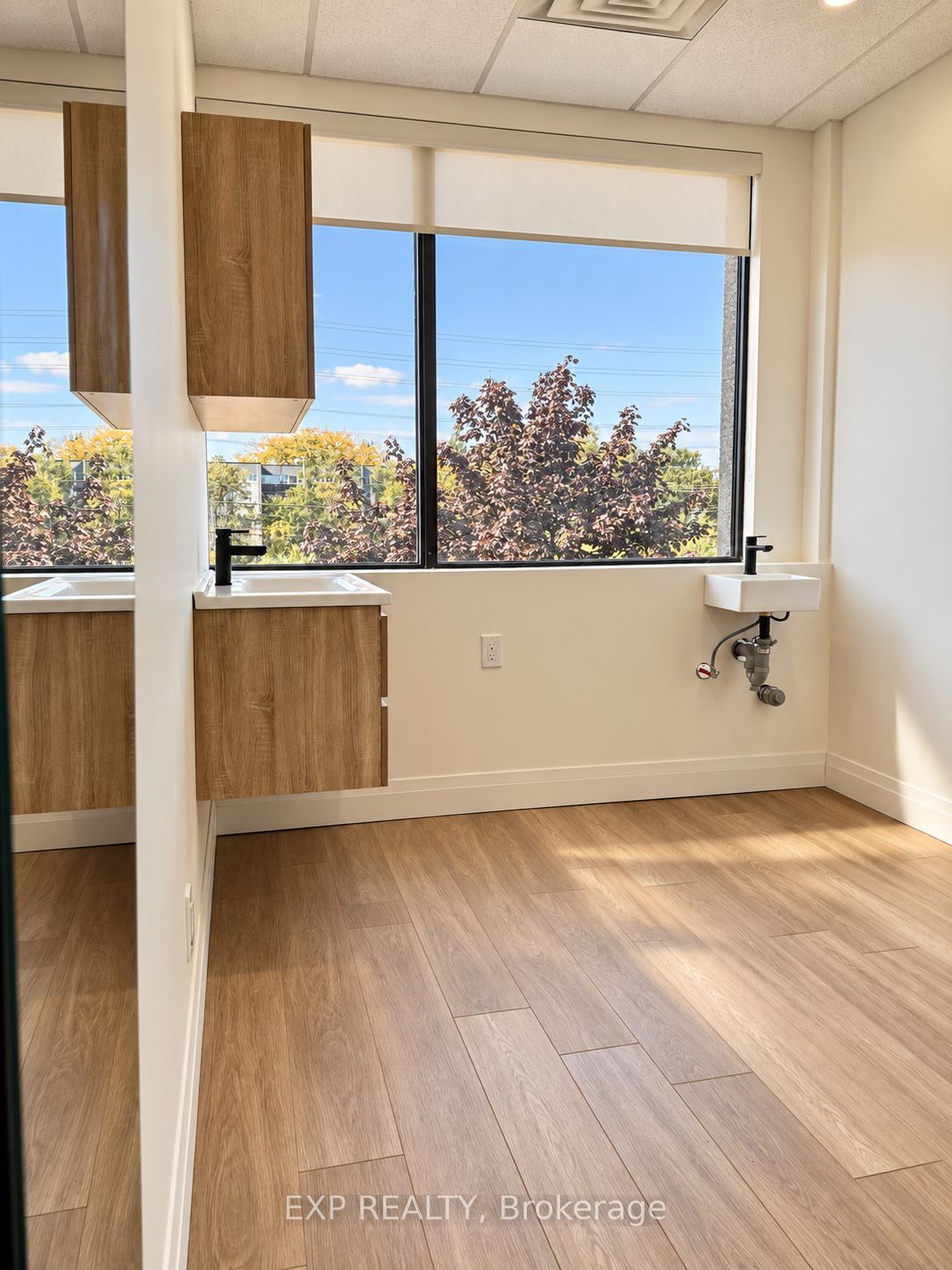 1090 Dundas Street E 202 Property Photo 6