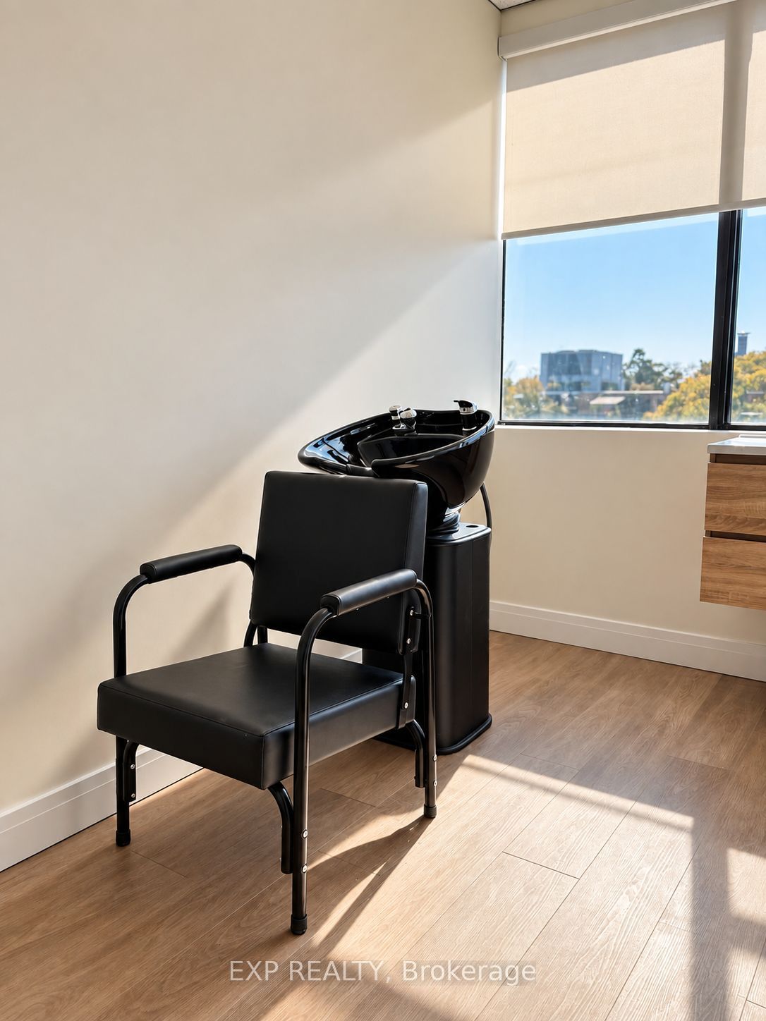 1090 Dundas Street E 202 Property Photo 16