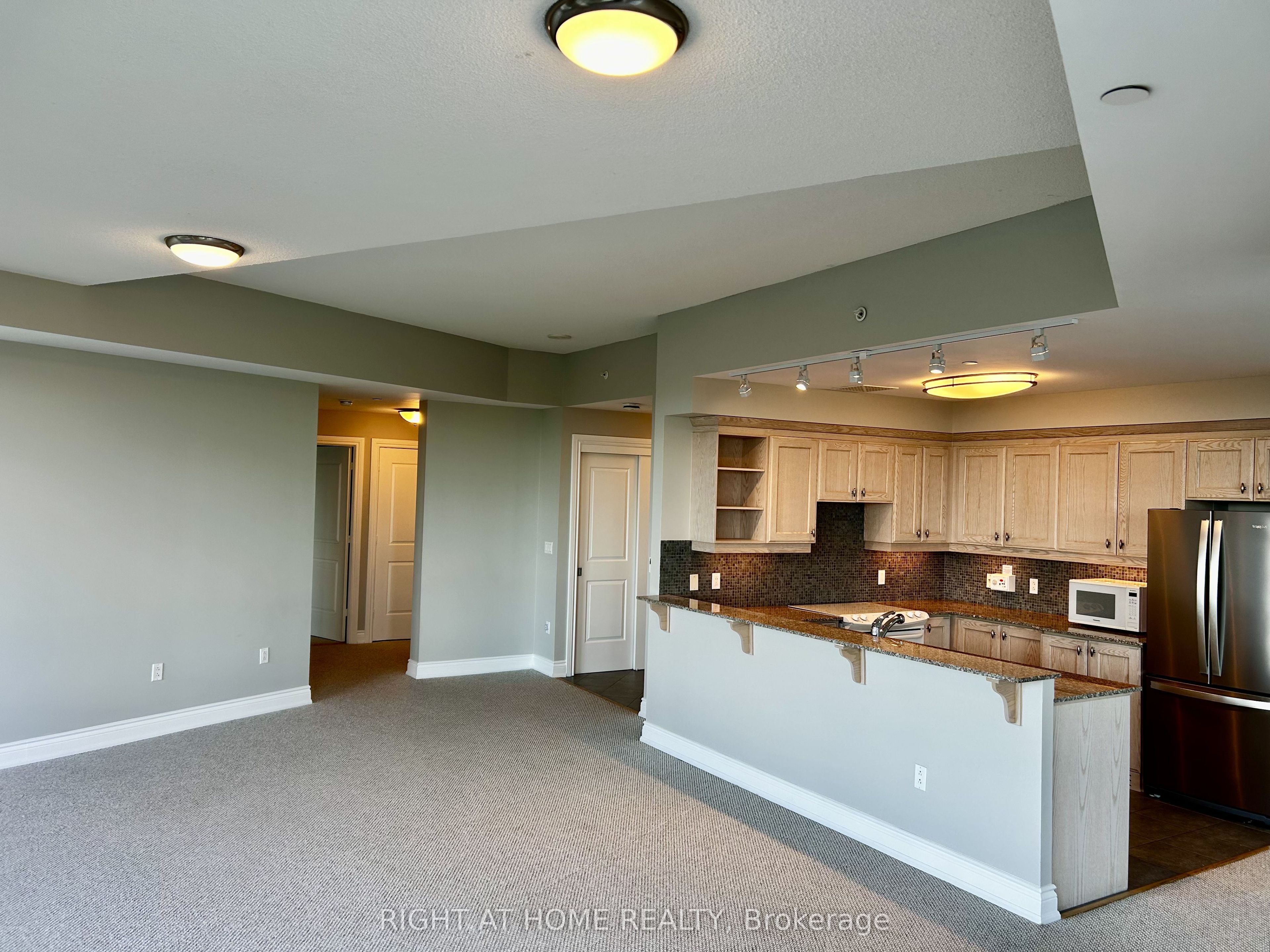 1665 The College Way 1906 Property Photo 8