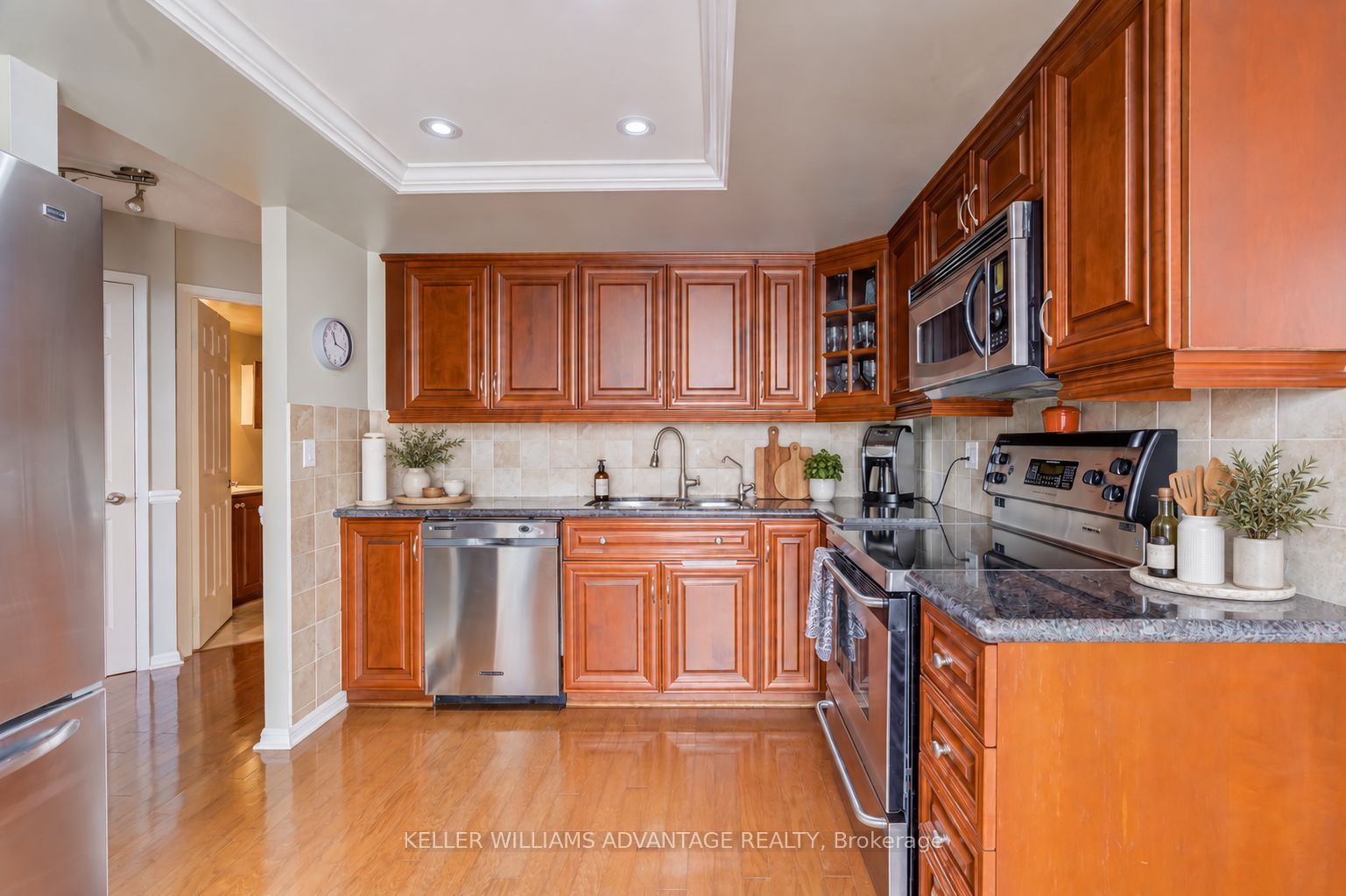 55 Kingsbridge Garden Circle 2210 Property Photo 4